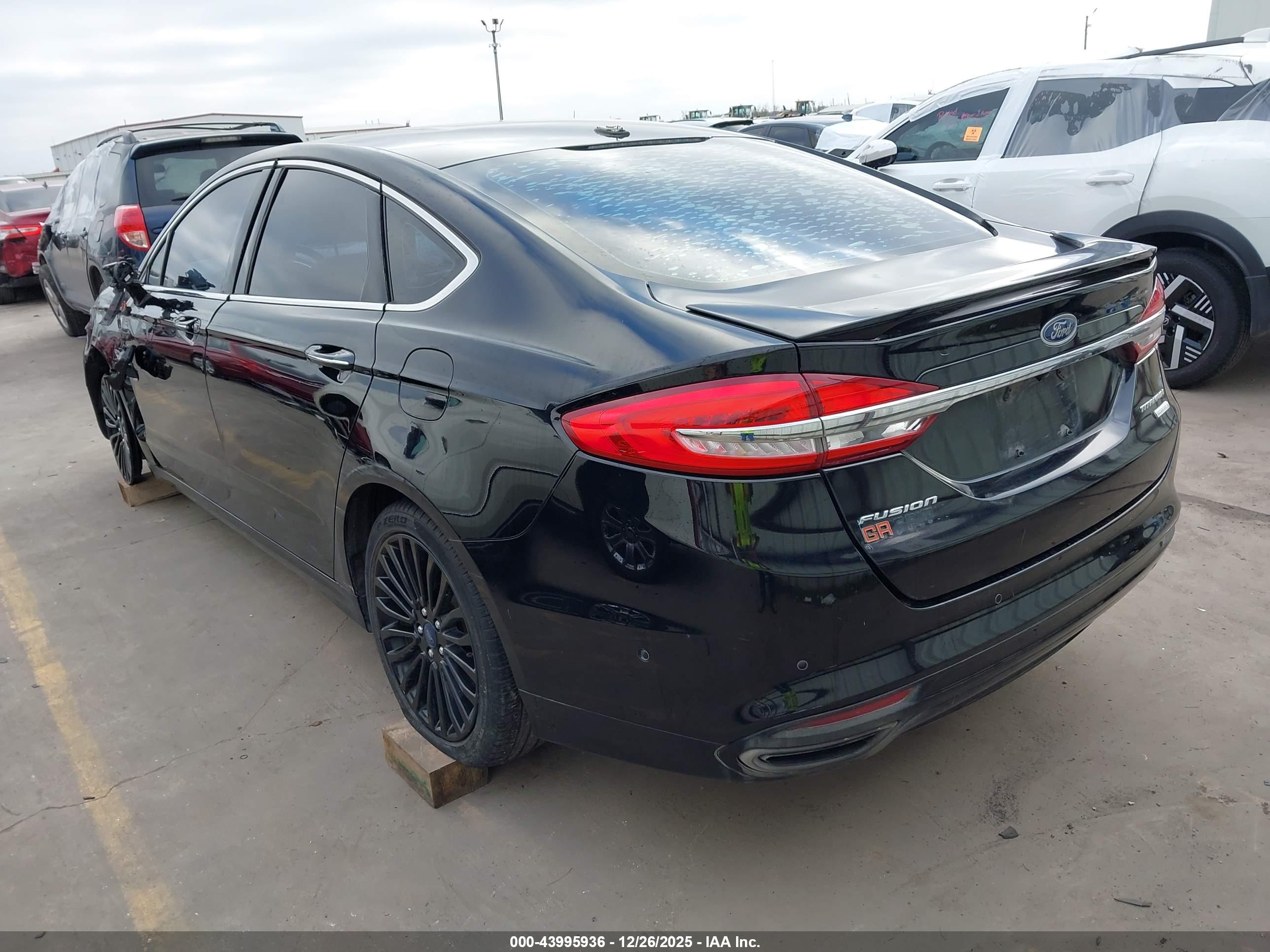 FORD FUSION image 3