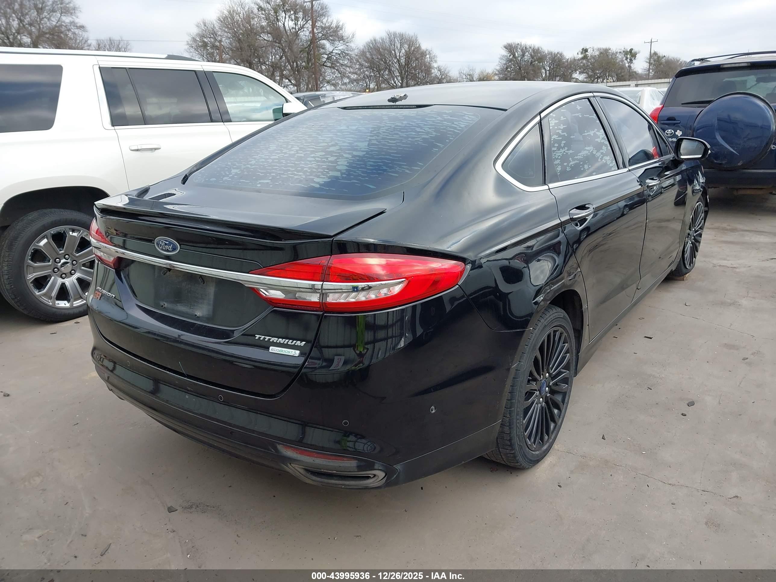 FORD FUSION image 4