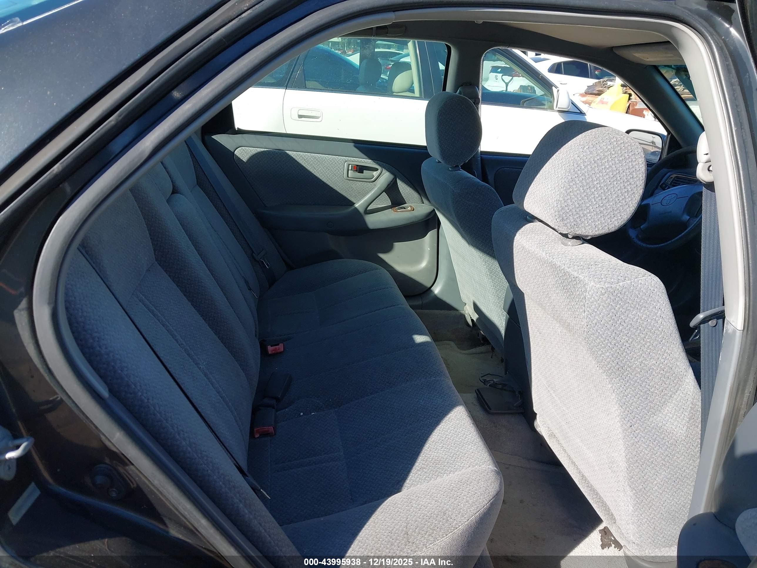 TOYOTA CAMRY image 8