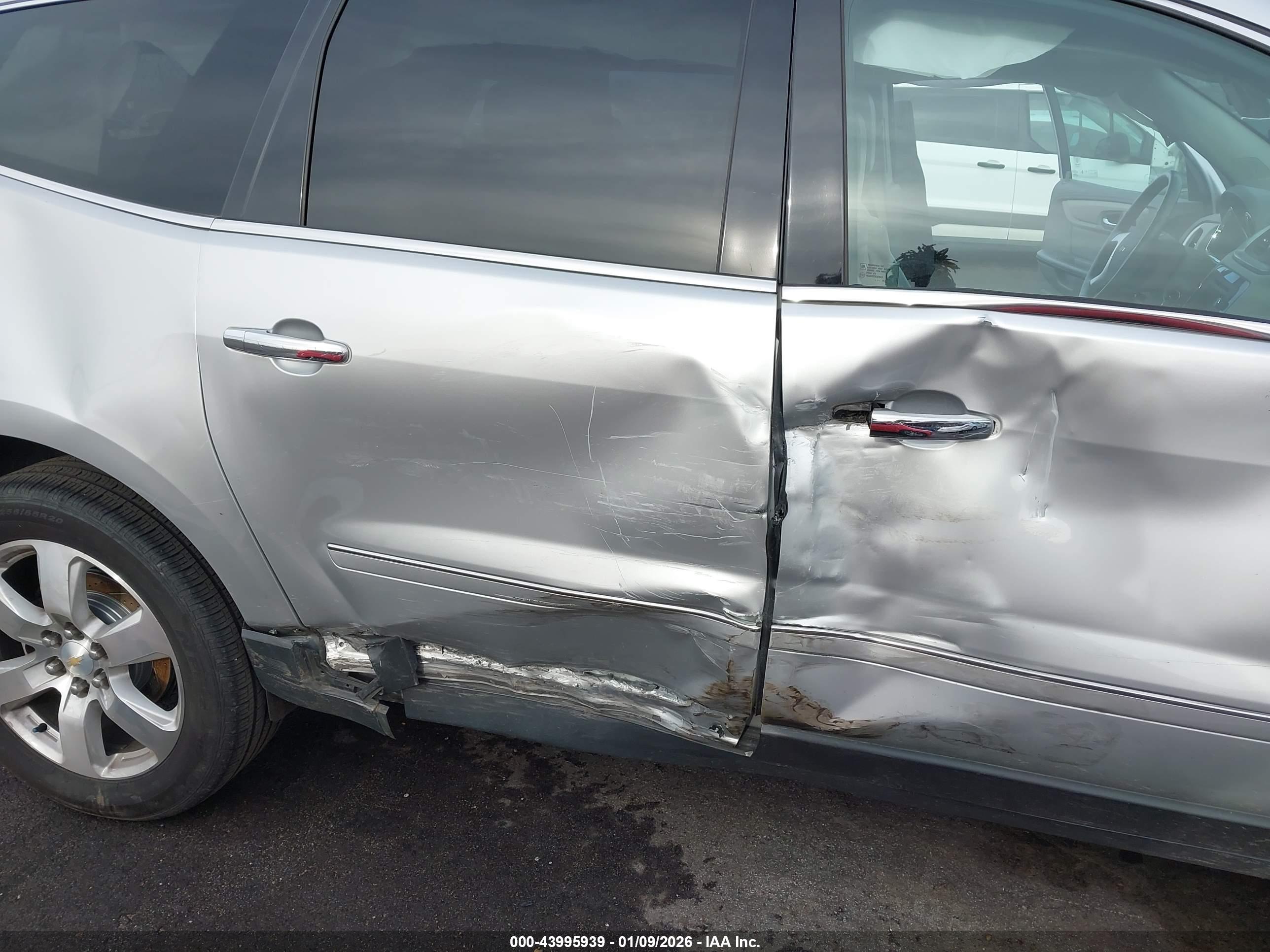 CHEVROLET TRAVERSE image 6