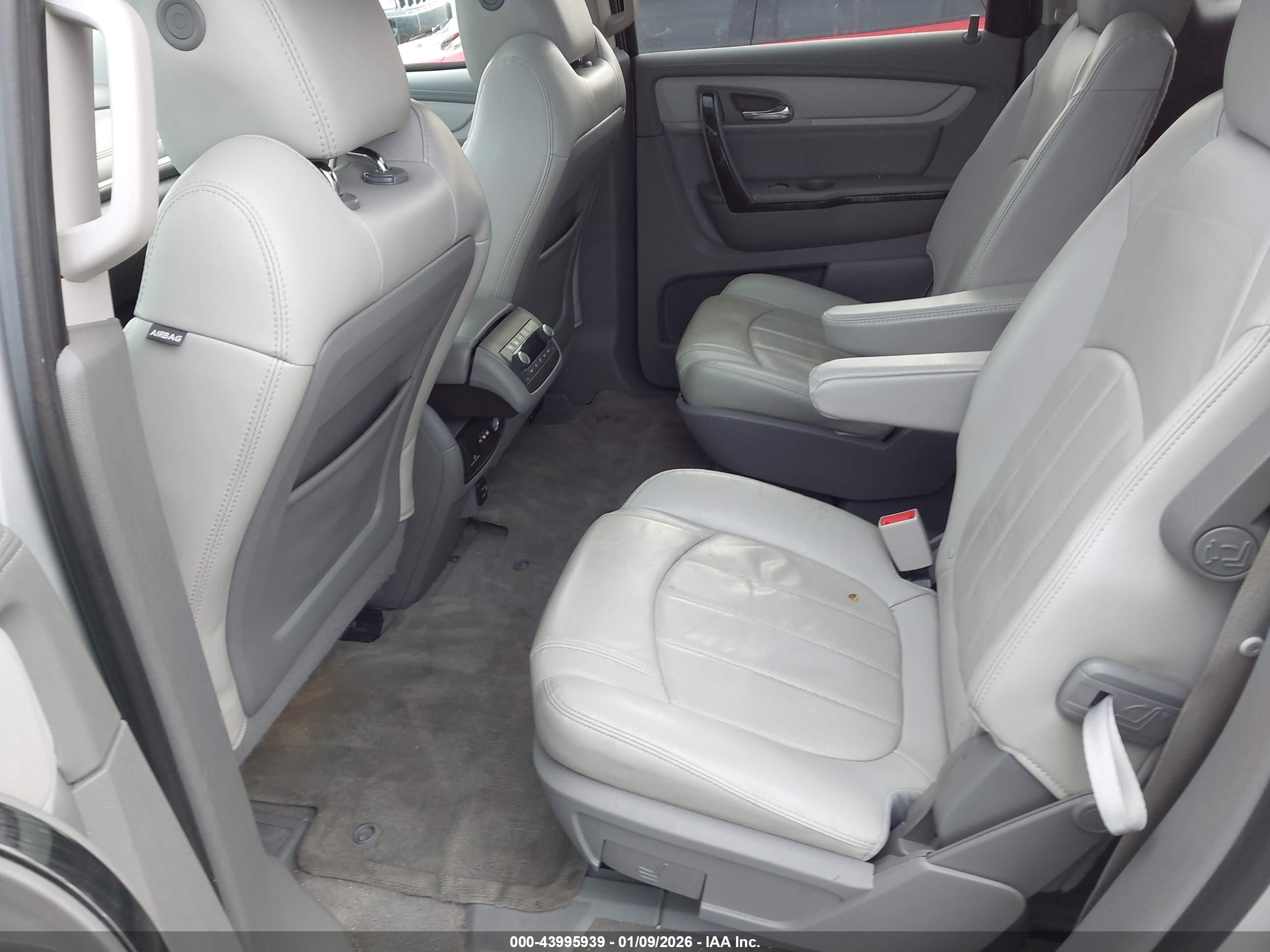 CHEVROLET TRAVERSE image 8