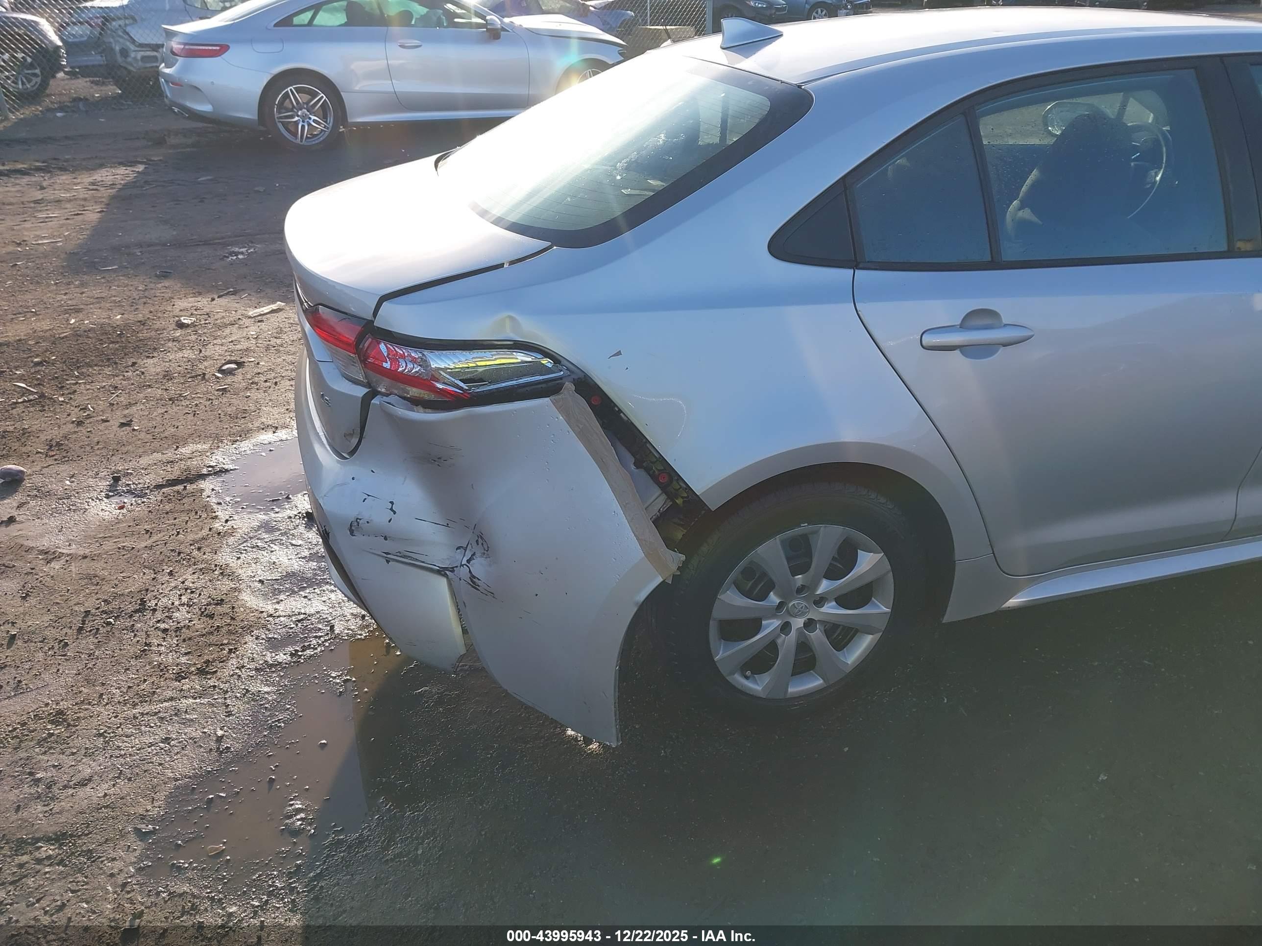 TOYOTA COROLLA image 6
