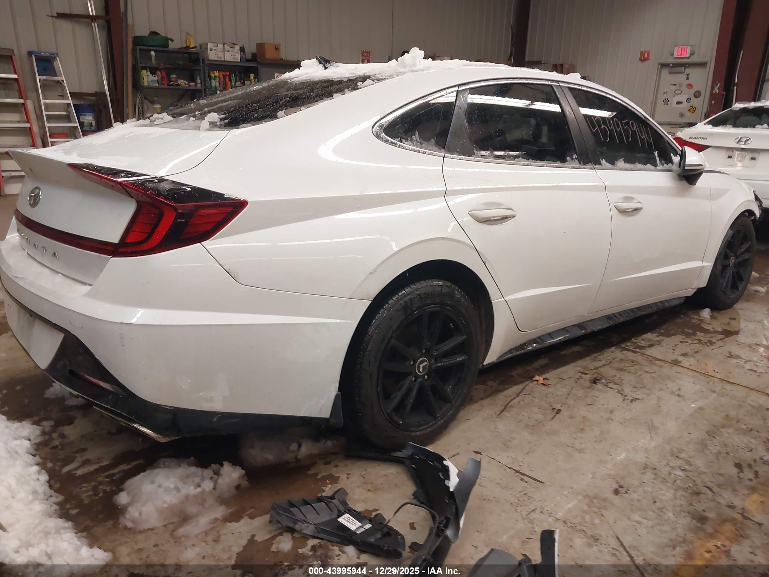 HYUNDAI SONATA image 4