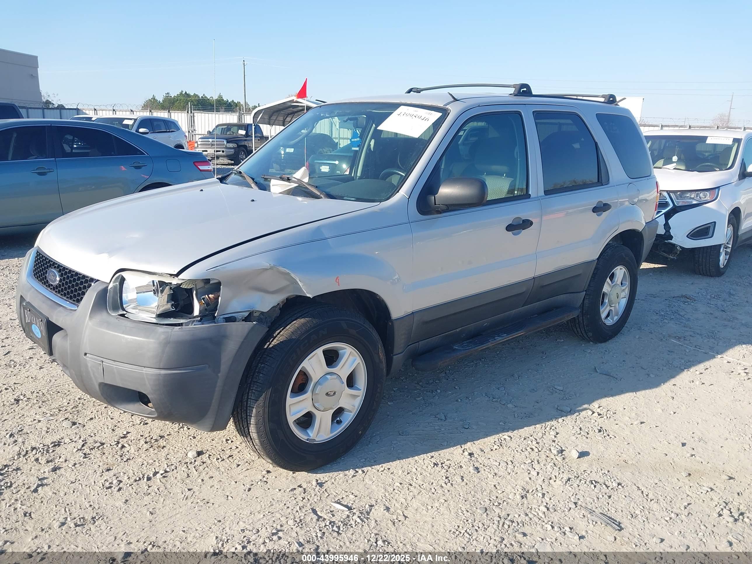 FORD ESCAPE image 2