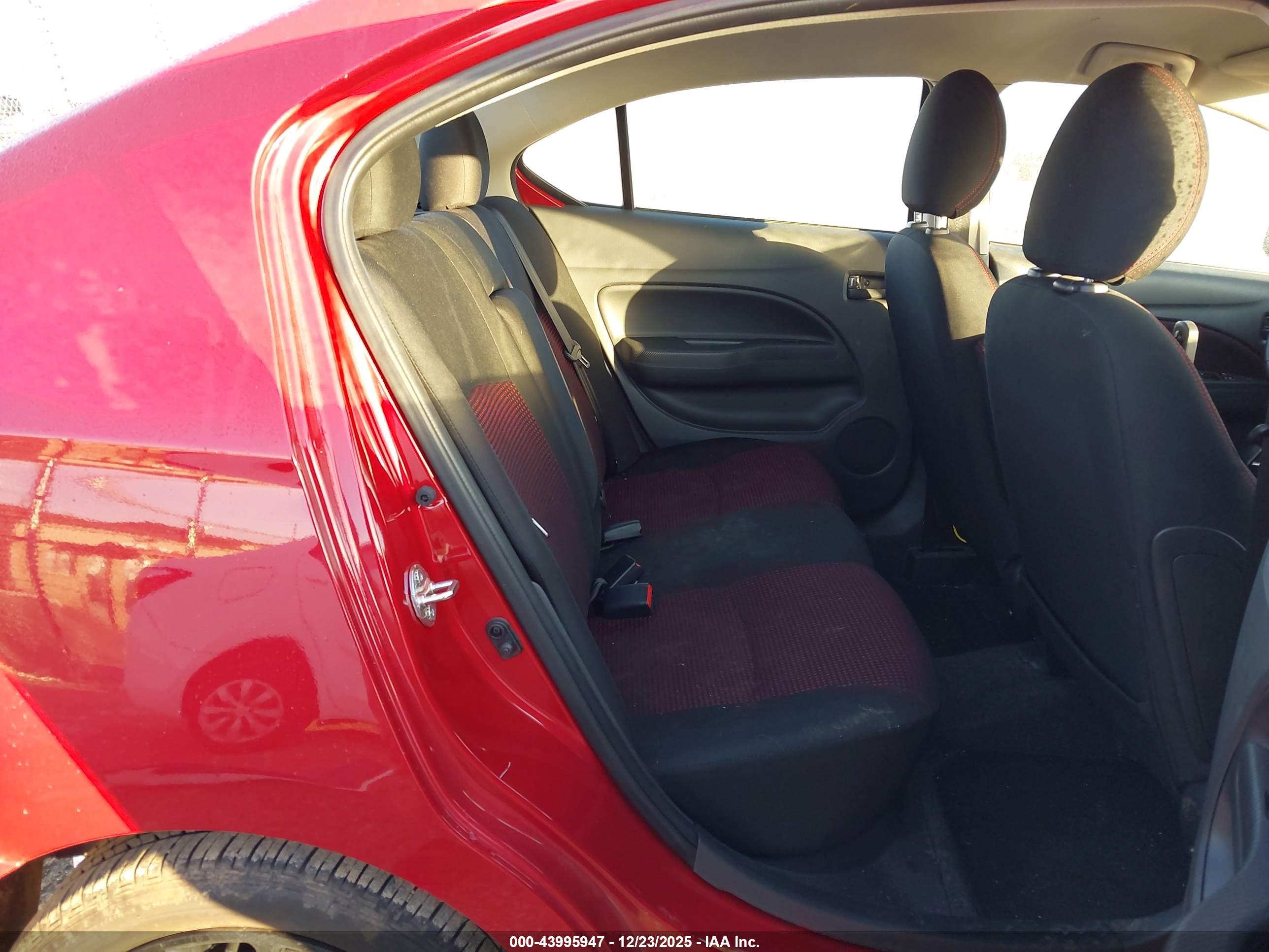 MITSUBISHI MIRAGE image 8