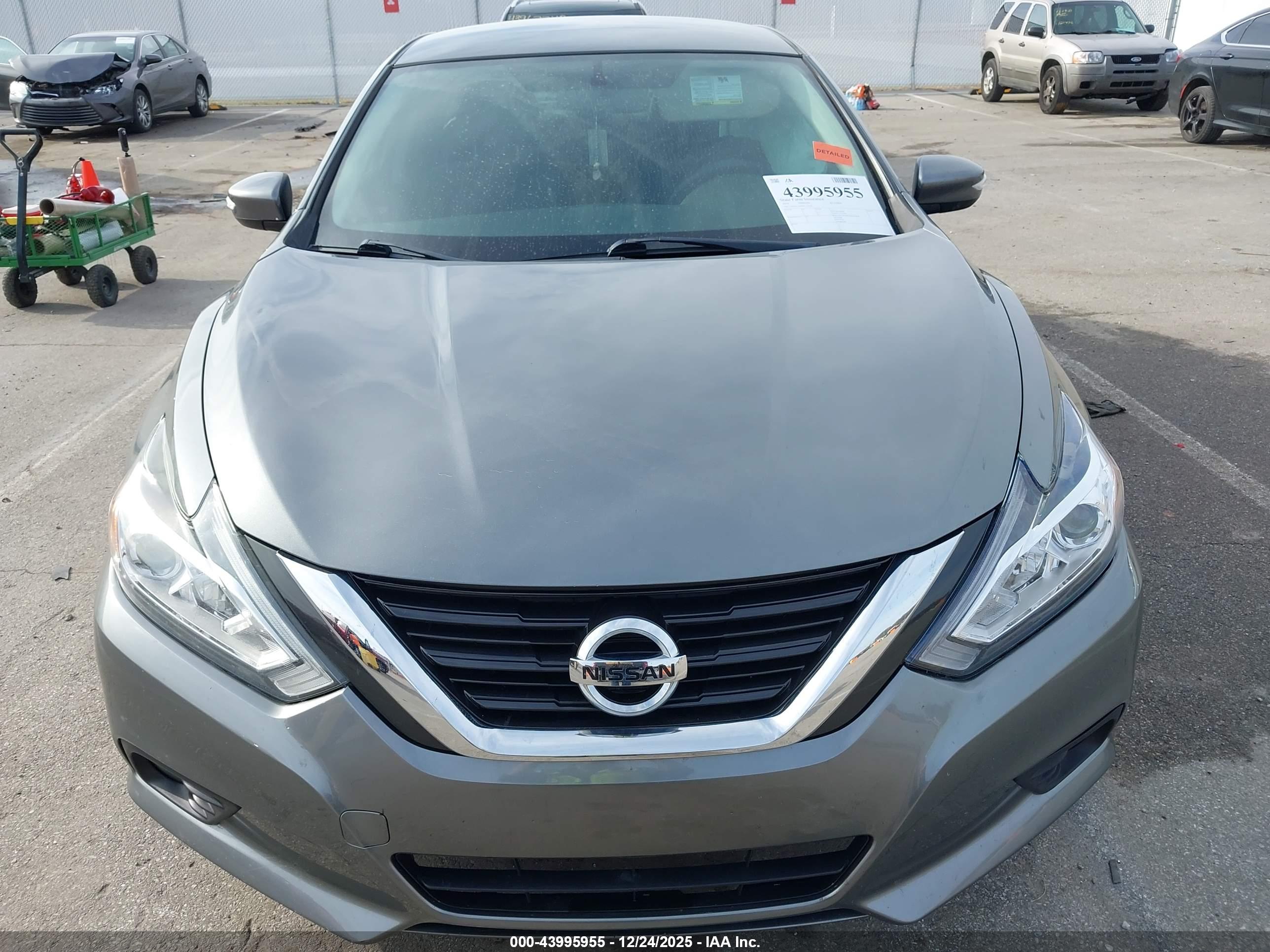 NISSAN ALTIMA image 10