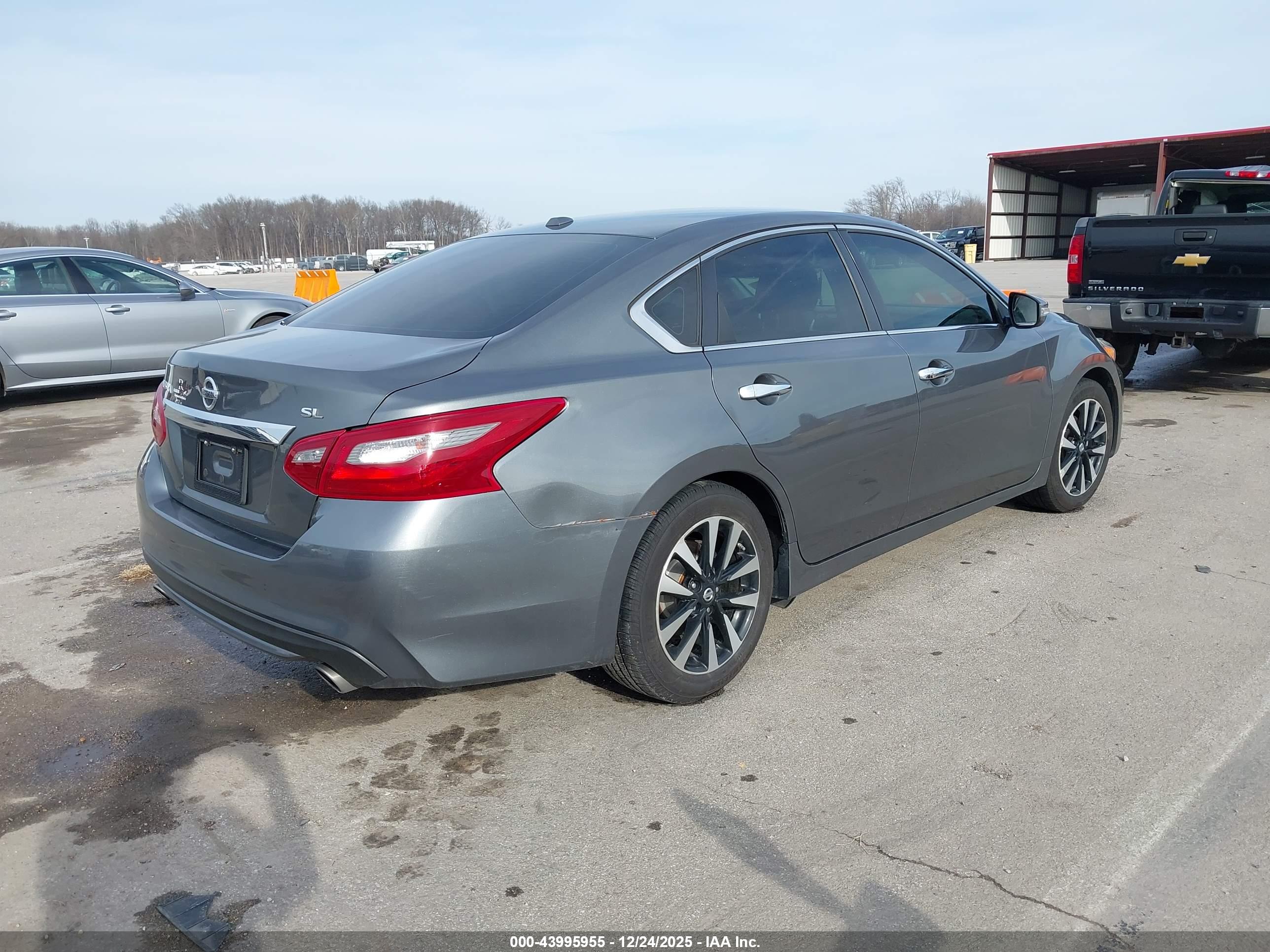 NISSAN ALTIMA image 4