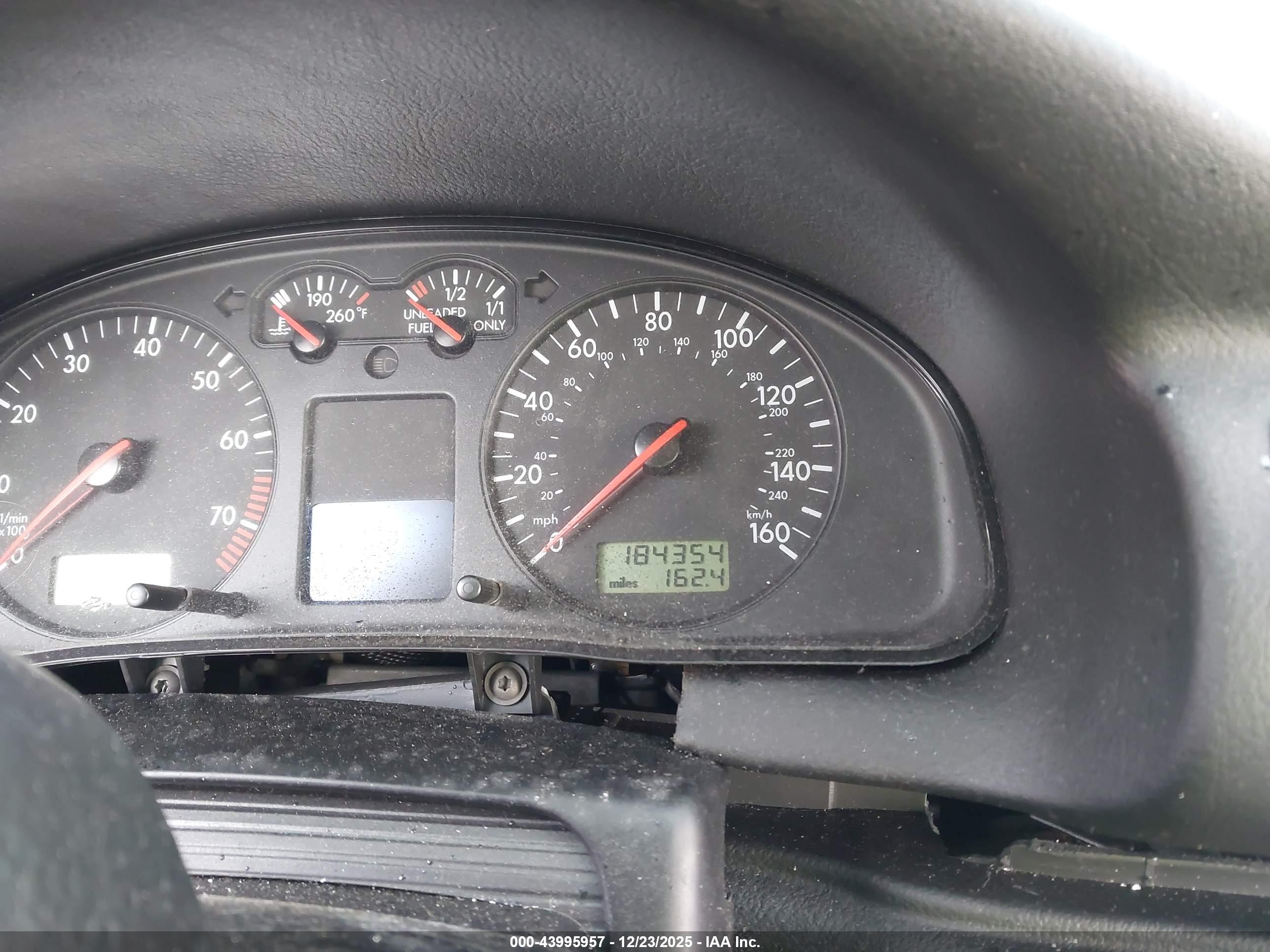 VOLKSWAGEN PASSAT image 7