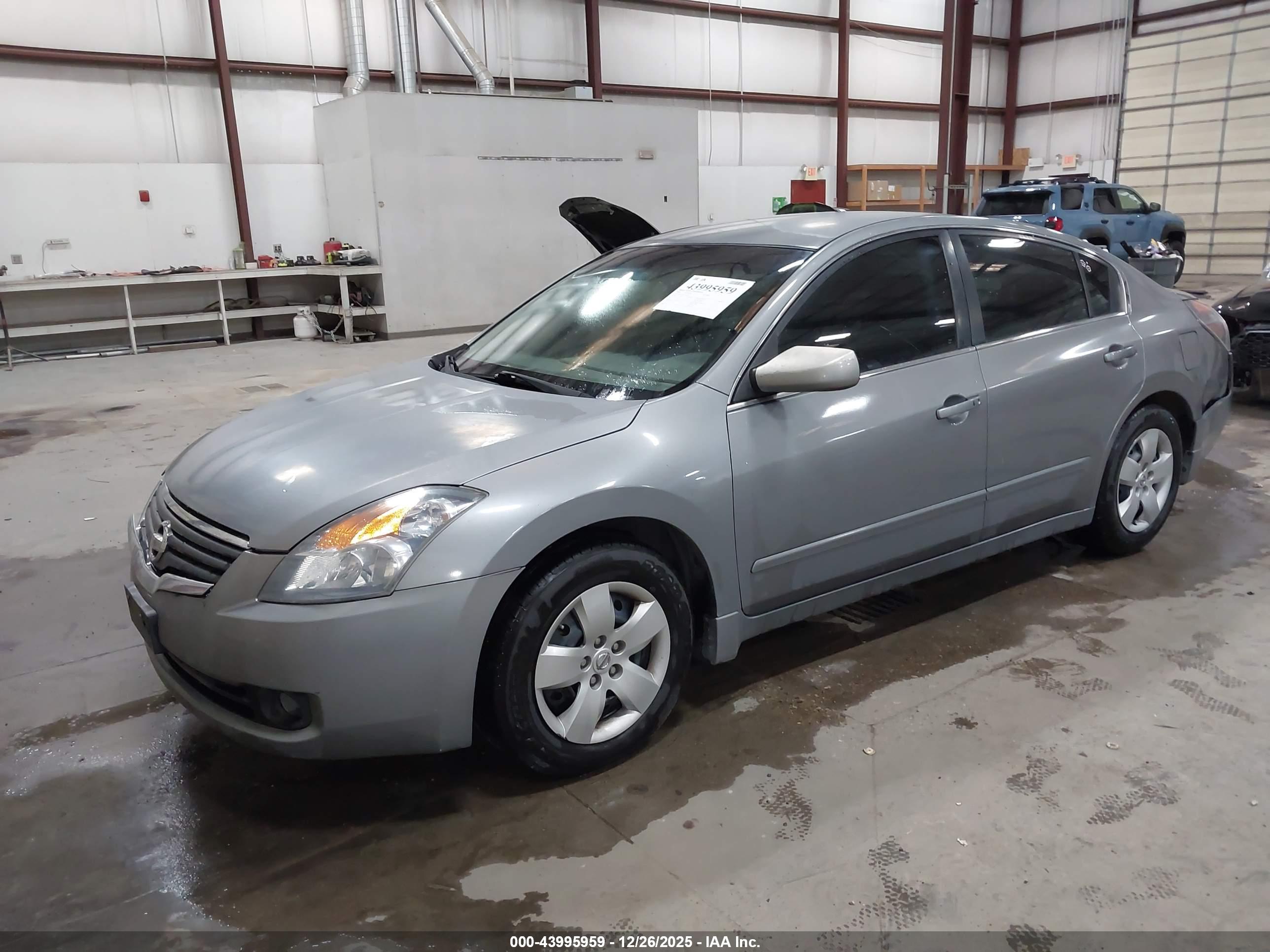 NISSAN ALTIMA image 2