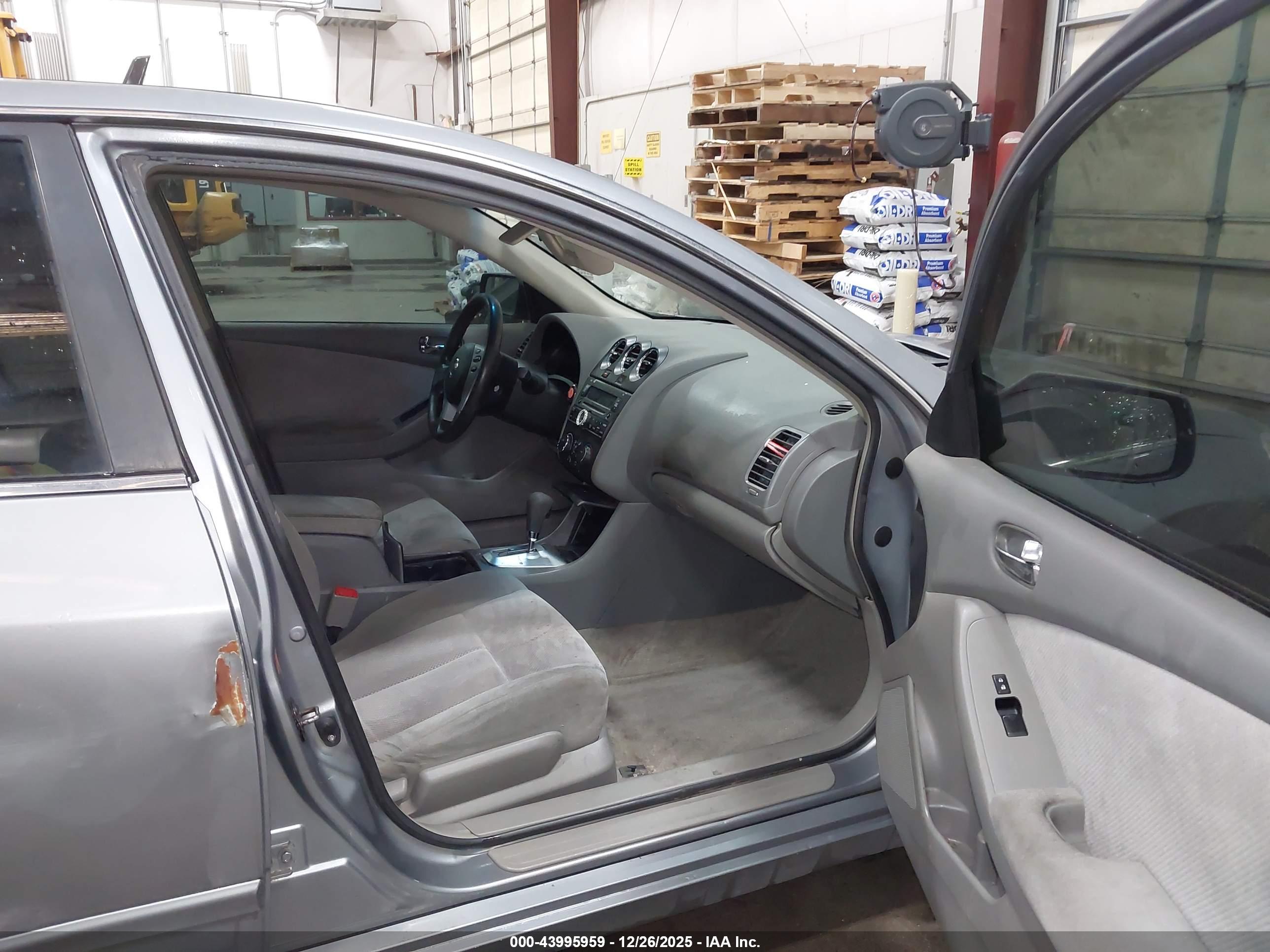 NISSAN ALTIMA image 5