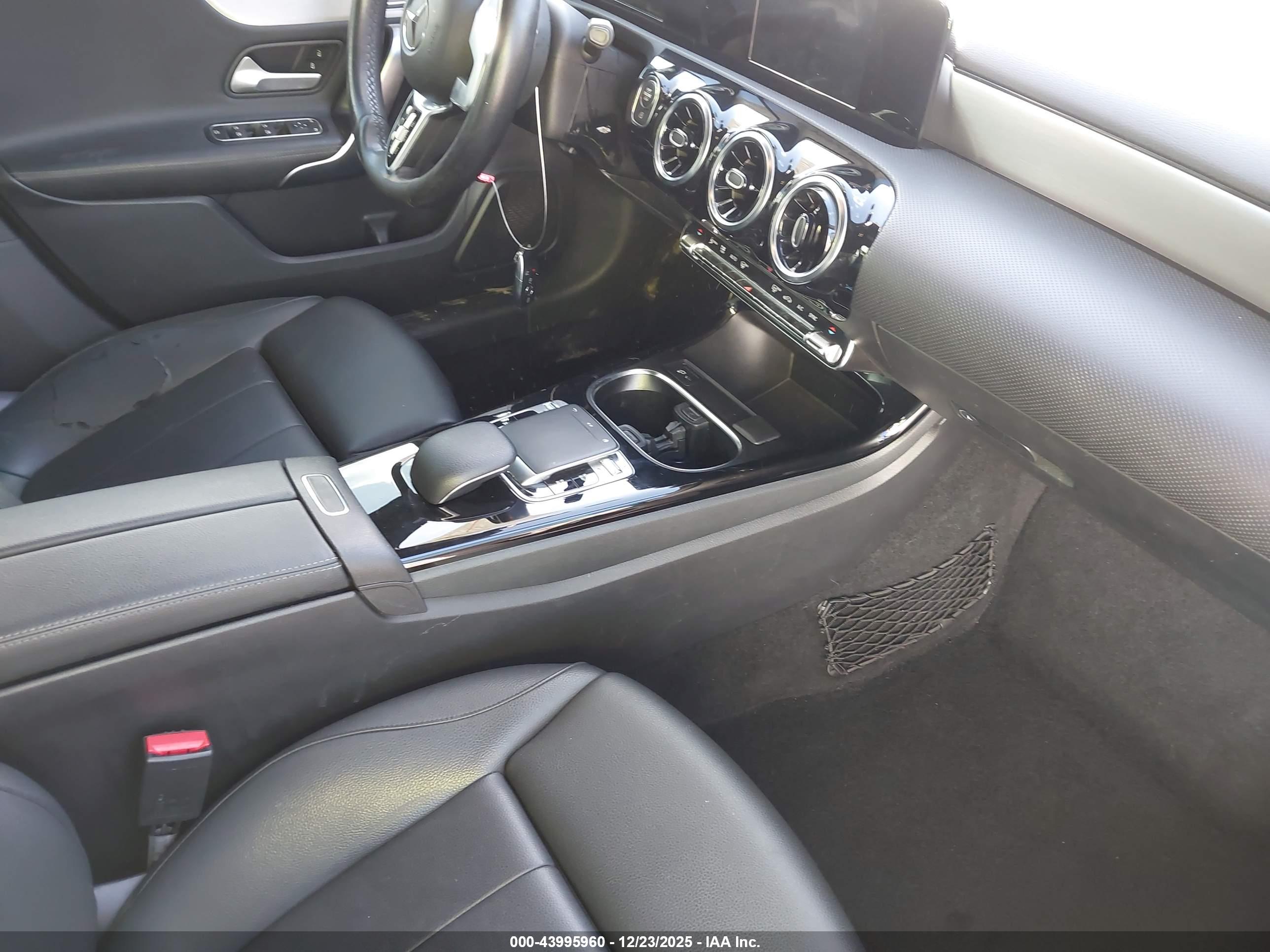 MERCEDES-BENZ A image 5