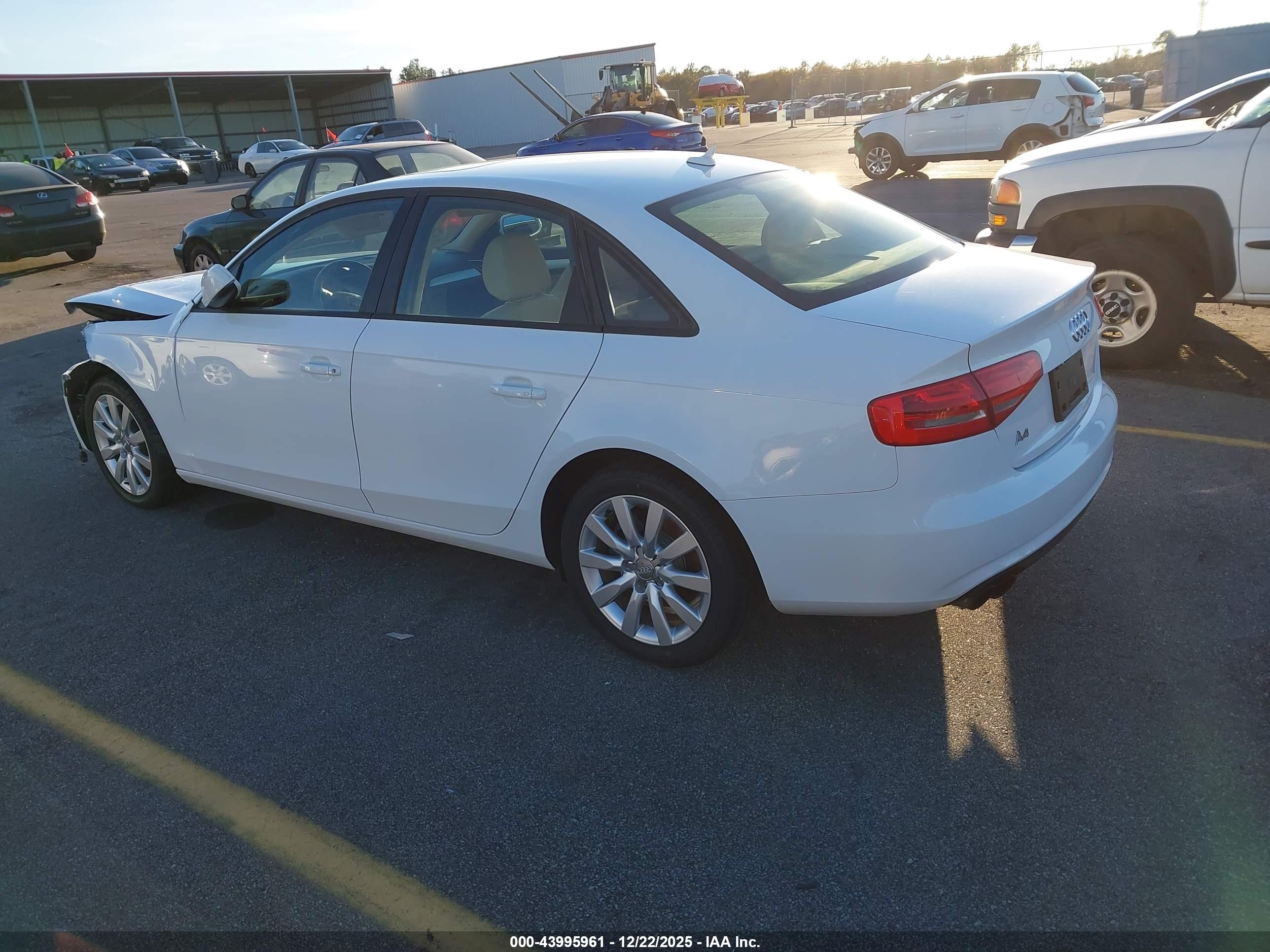 AUDI A4 image 3