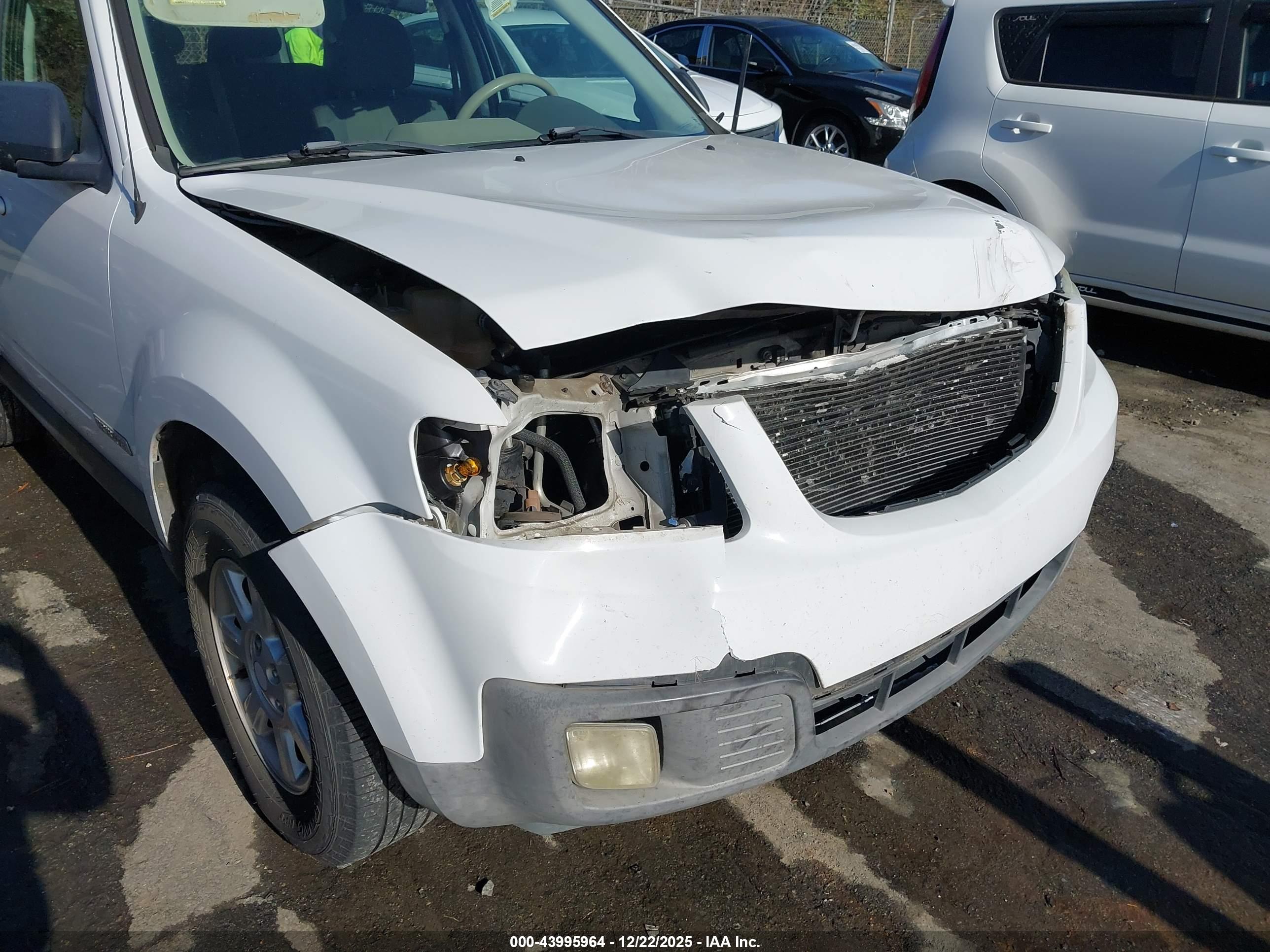 MAZDA TRIBUTE image 6