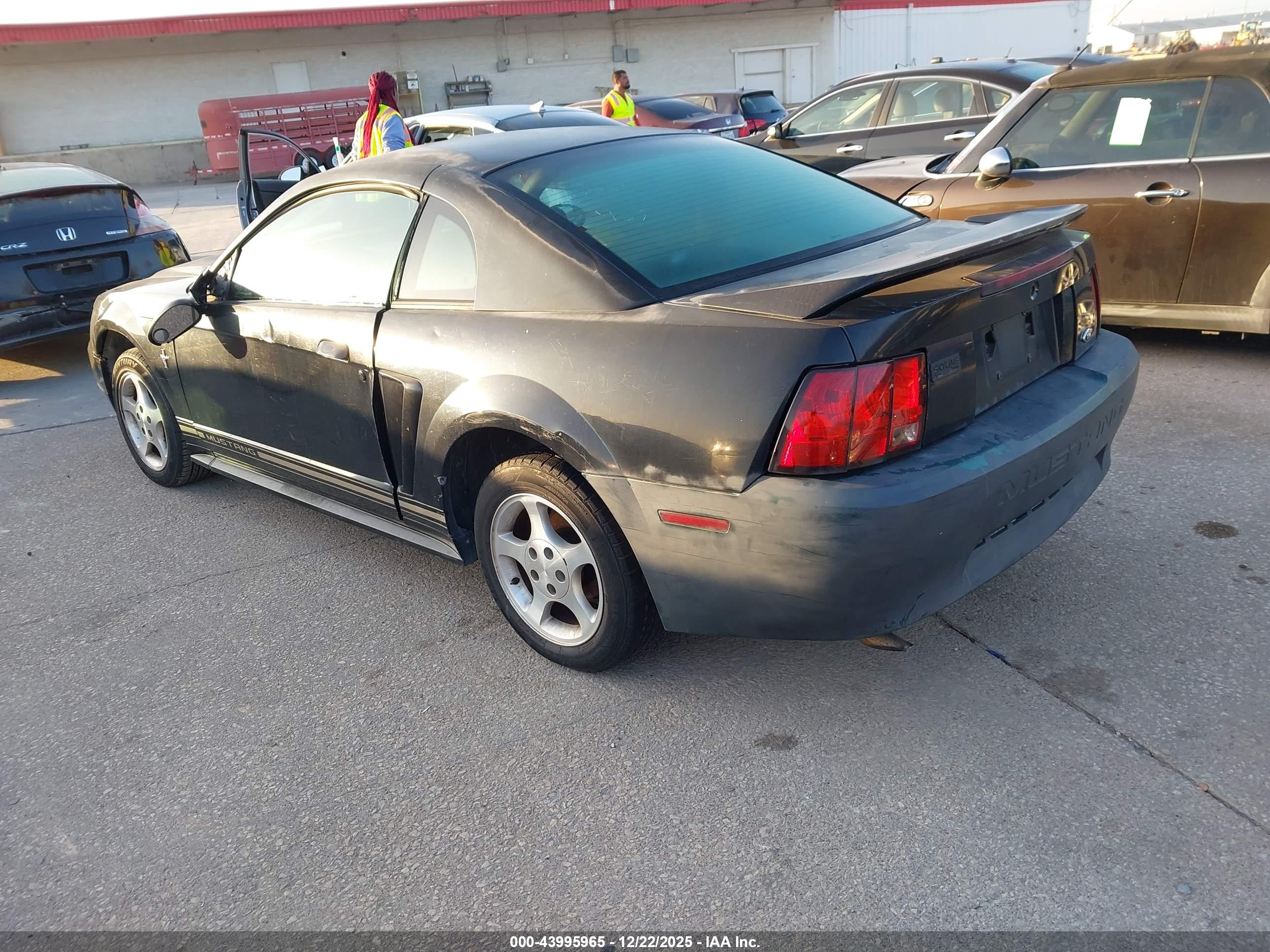 FORD MUSTANG image 3