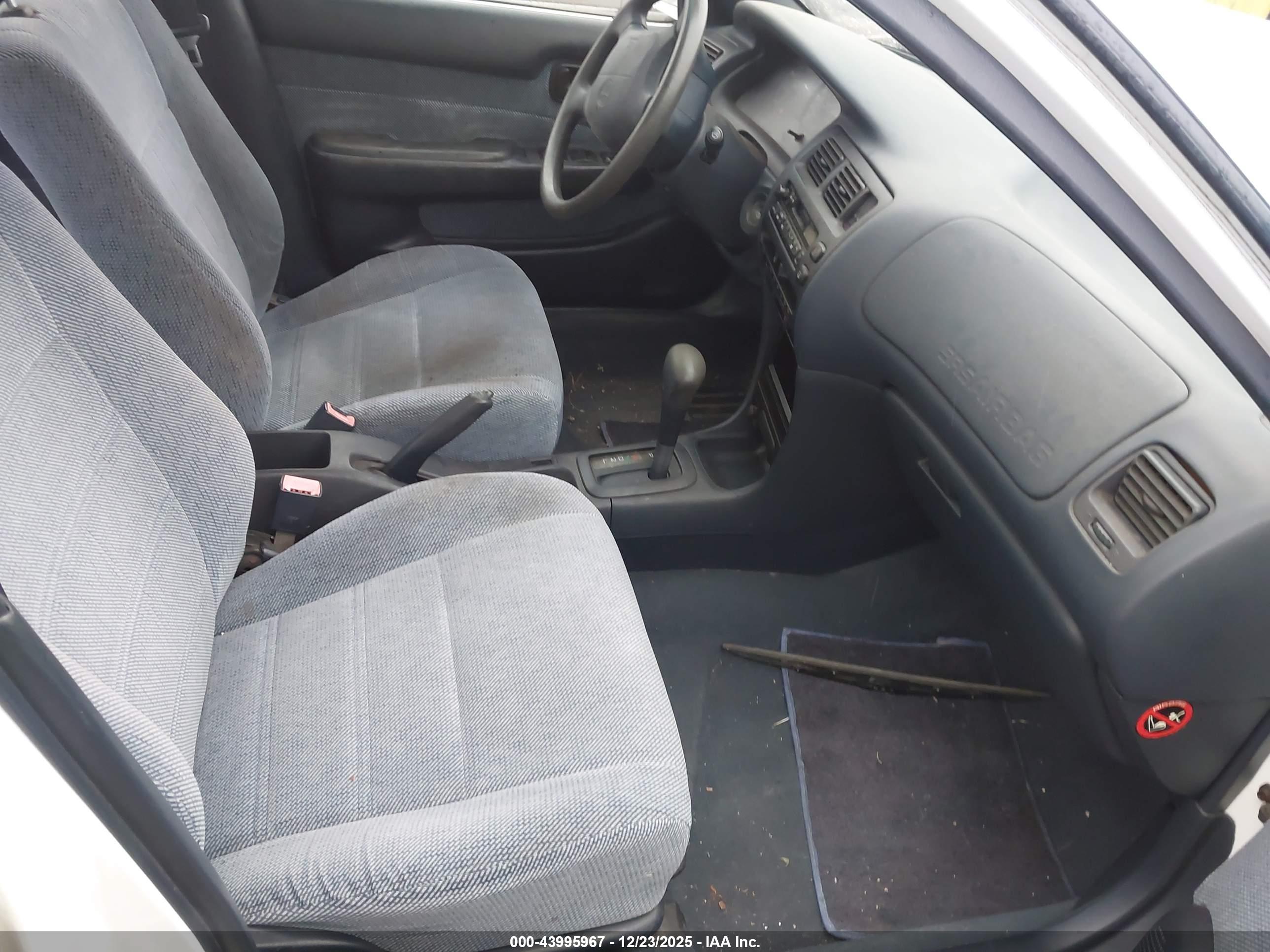 TOYOTA COROLLA image 5