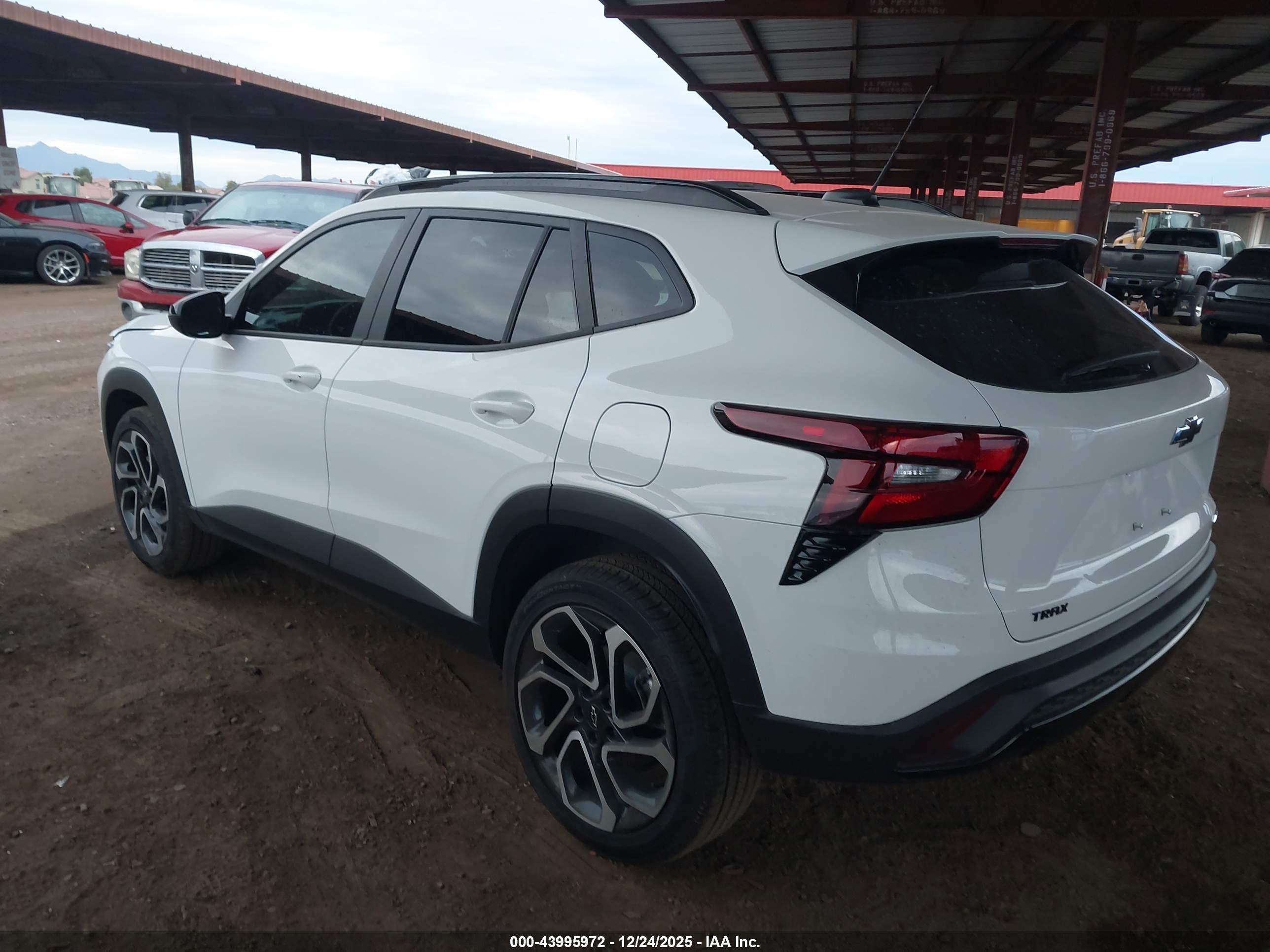 CHEVROLET TRAX image 3