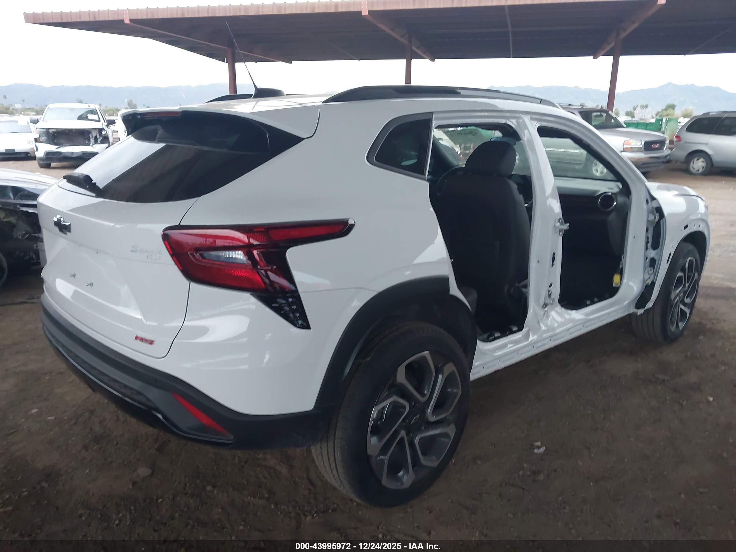 CHEVROLET TRAX image 4