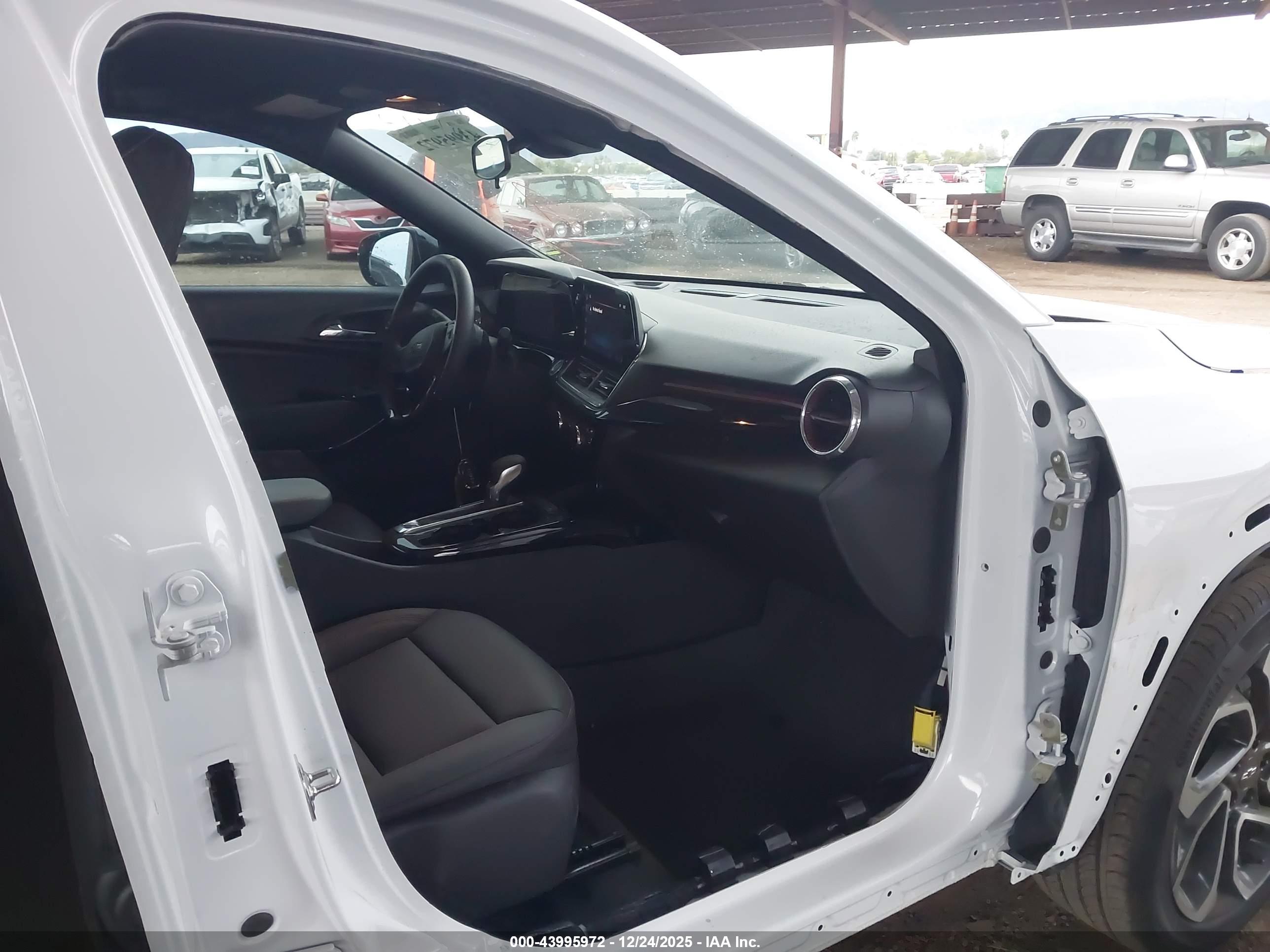 CHEVROLET TRAX image 5