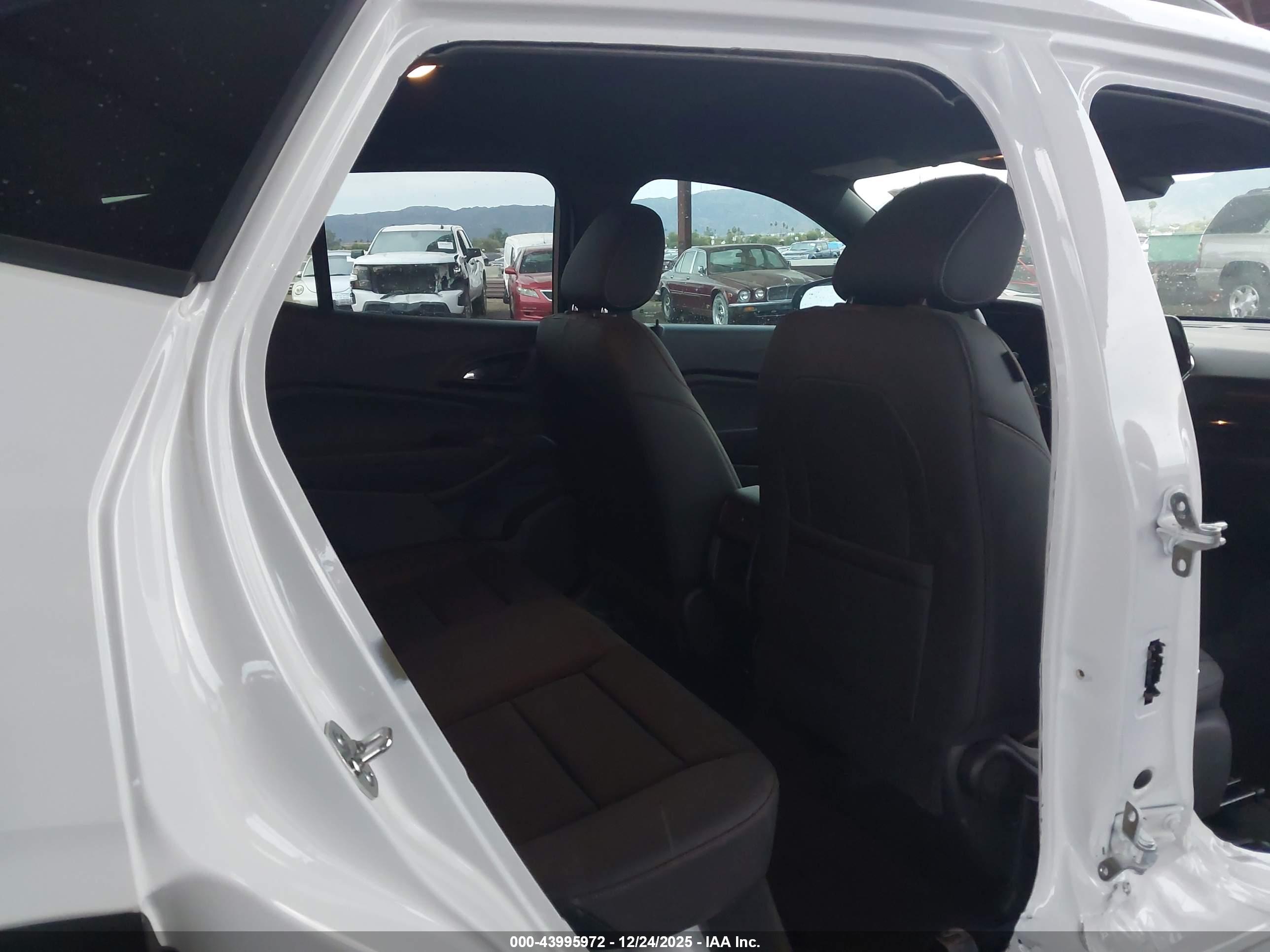 CHEVROLET TRAX image 8
