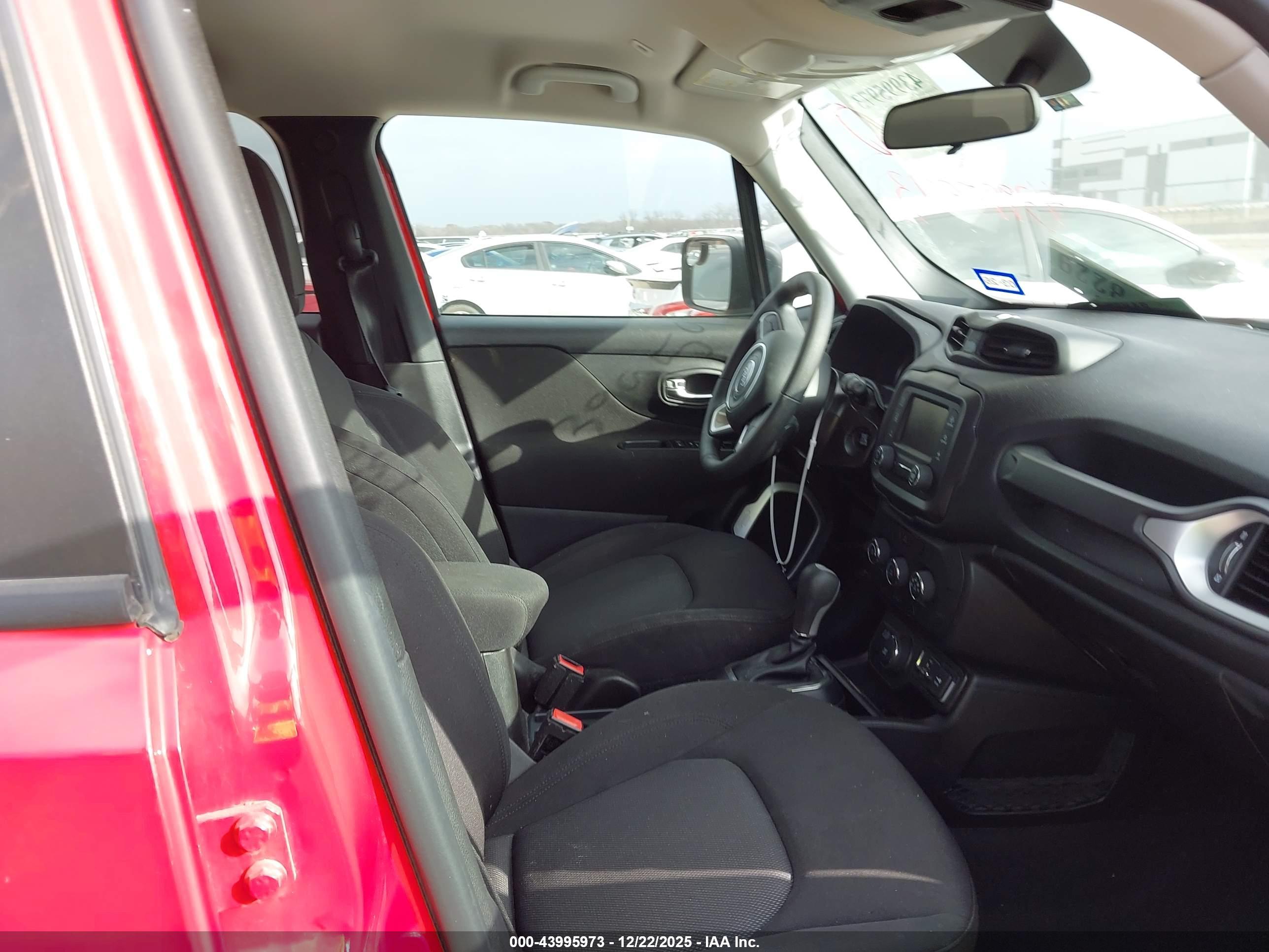JEEP RENEGADE image 5