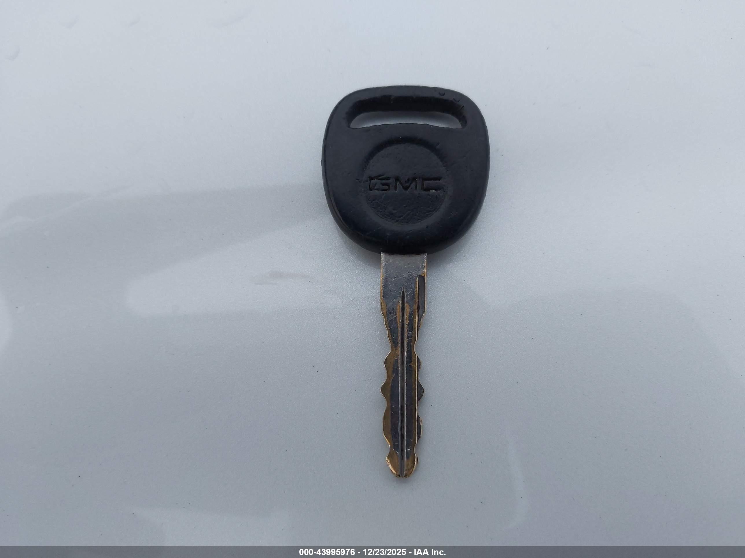 GMC SIERRA image 11