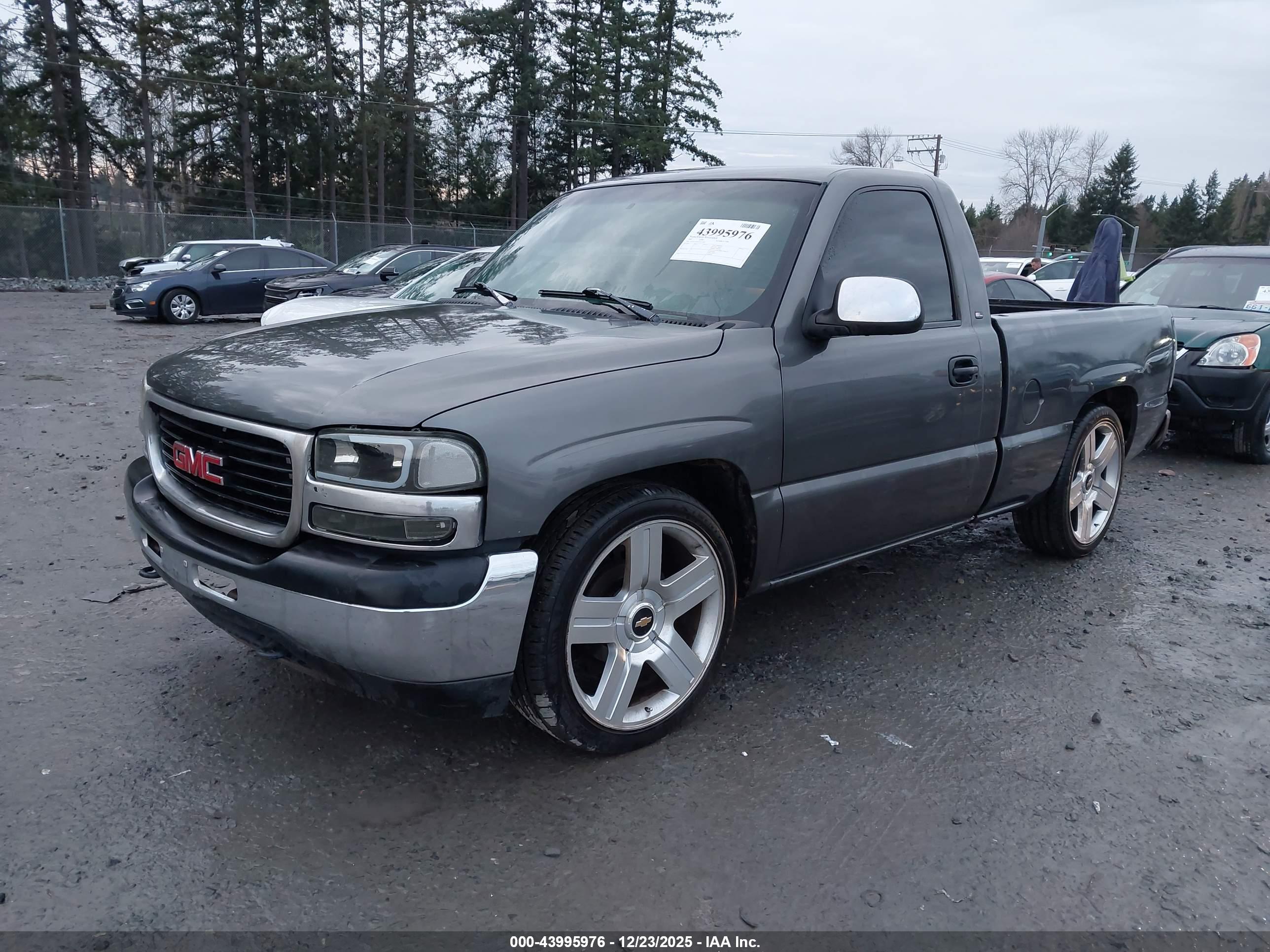 GMC SIERRA image 2