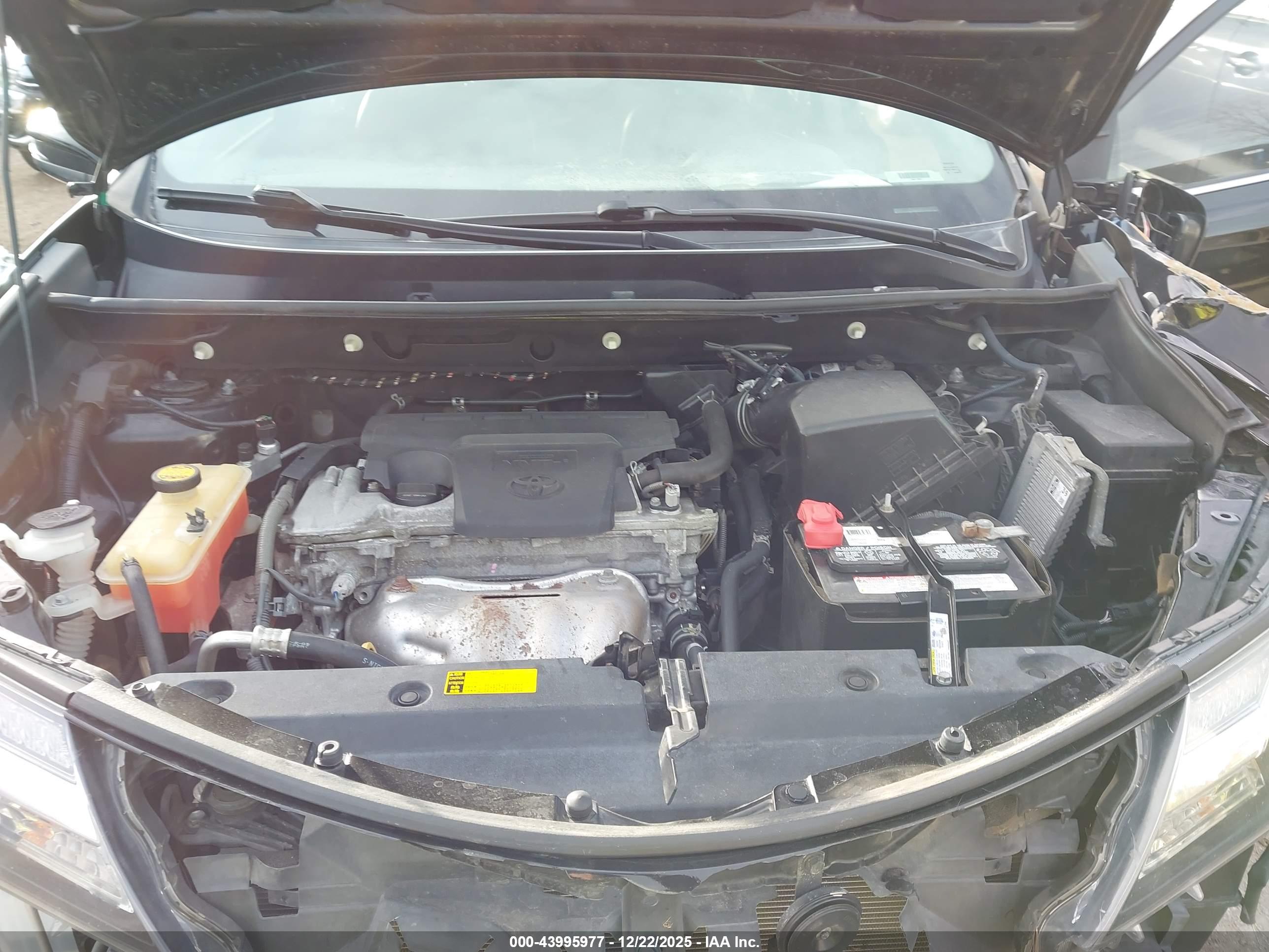 TOYOTA RAV4 image 10