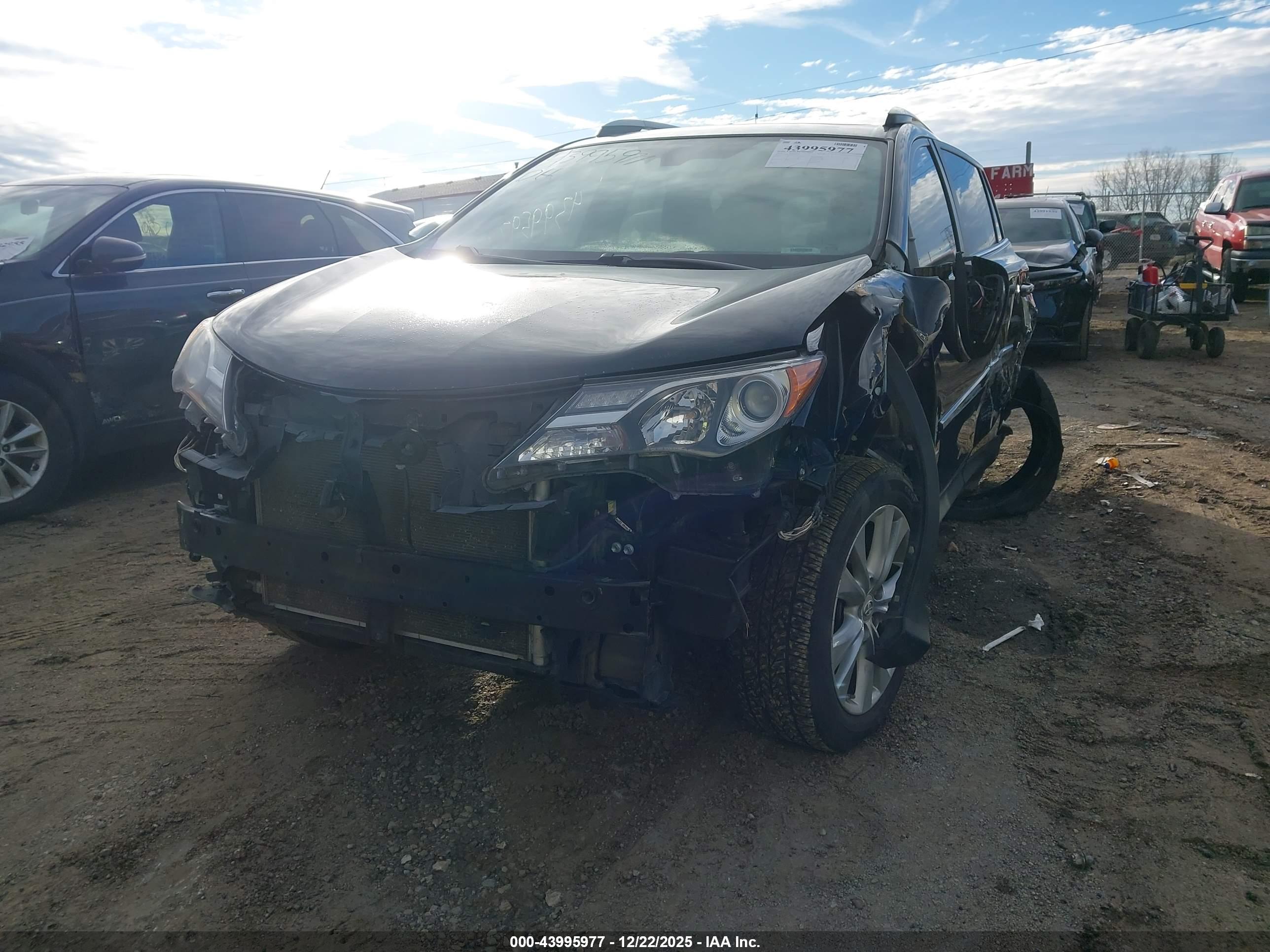 TOYOTA RAV4 image 2
