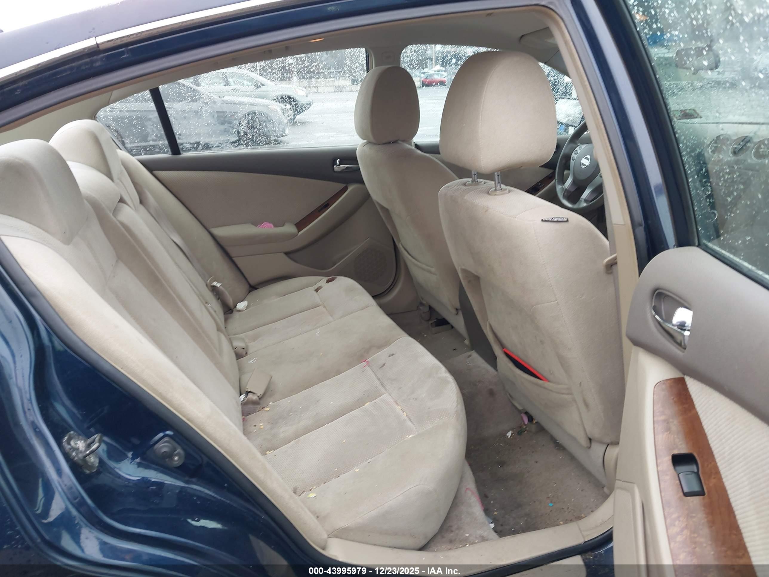 NISSAN ALTIMA image 8
