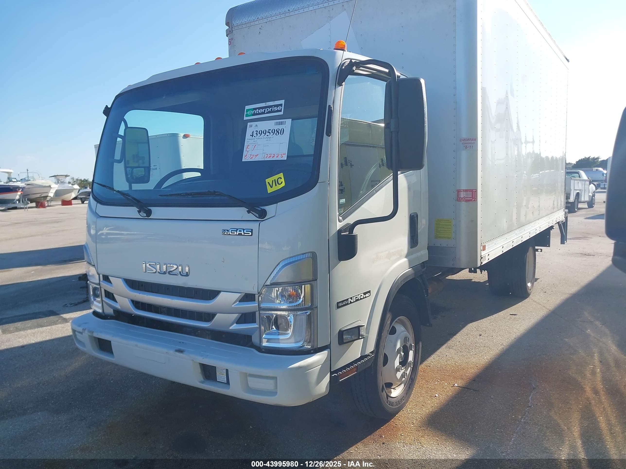 ISUZU NPR image 2