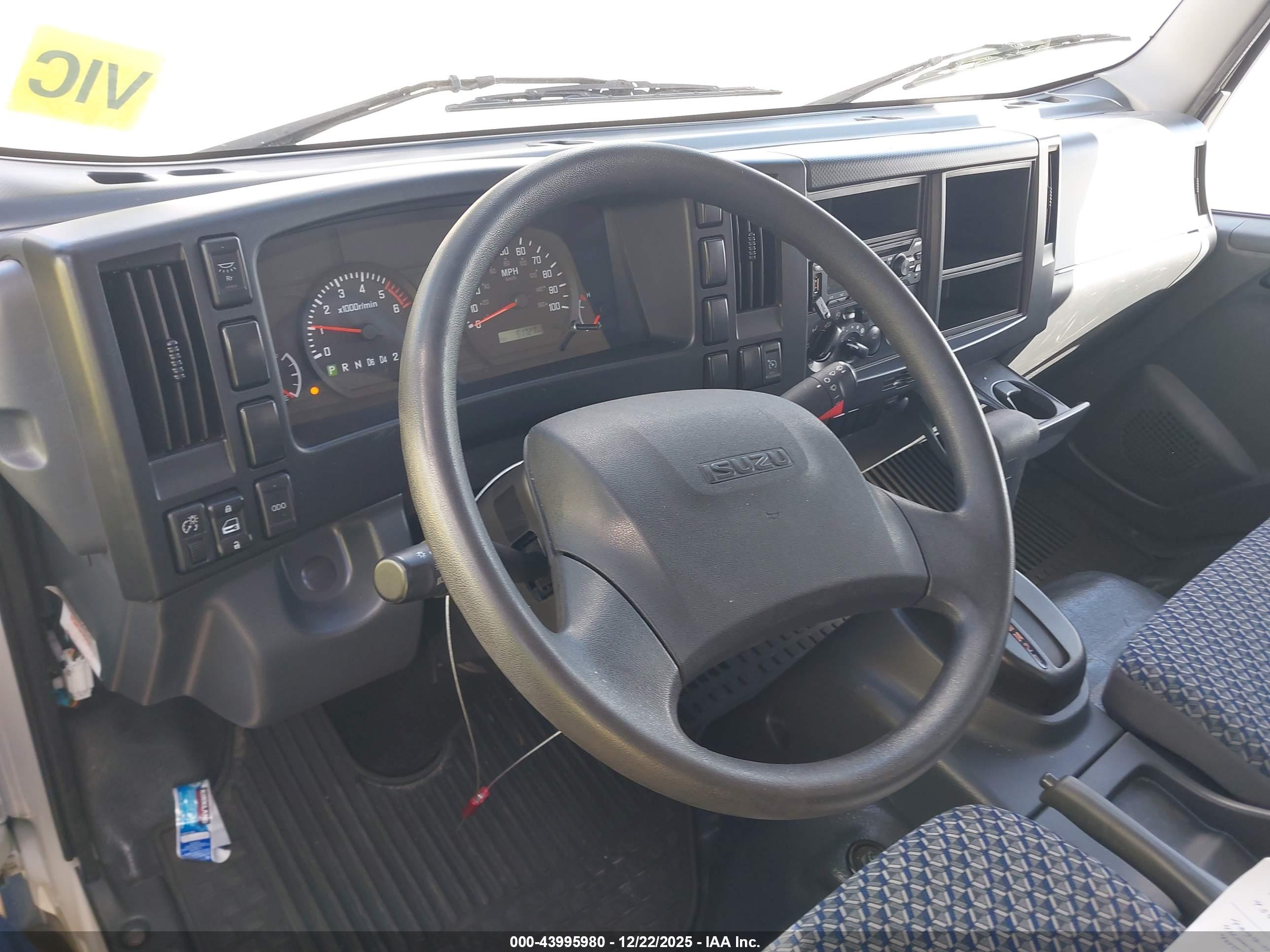 ISUZU NPR image 7