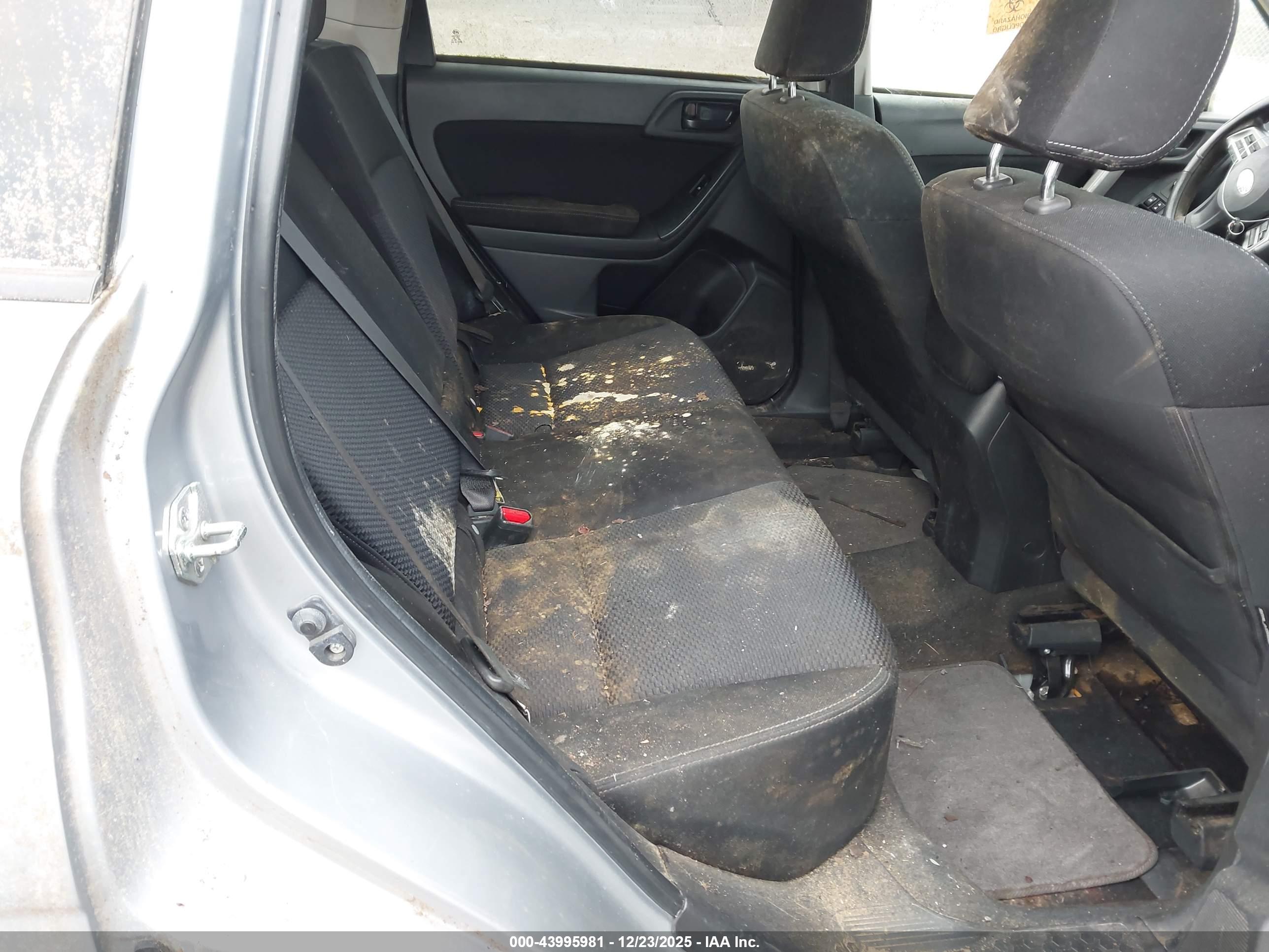 SUBARU FORESTER image 8
