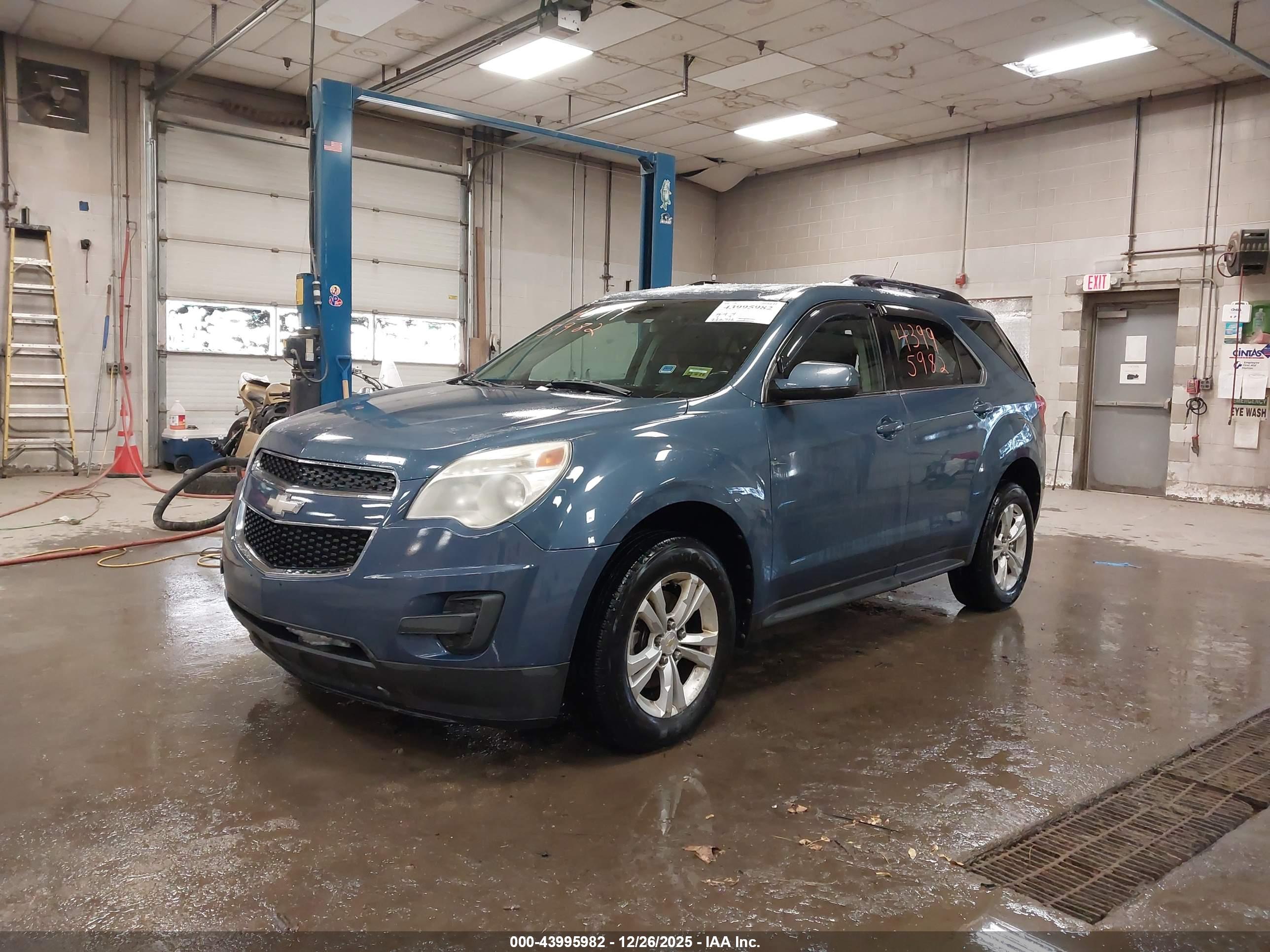CHEVROLET EQUINOX image 2