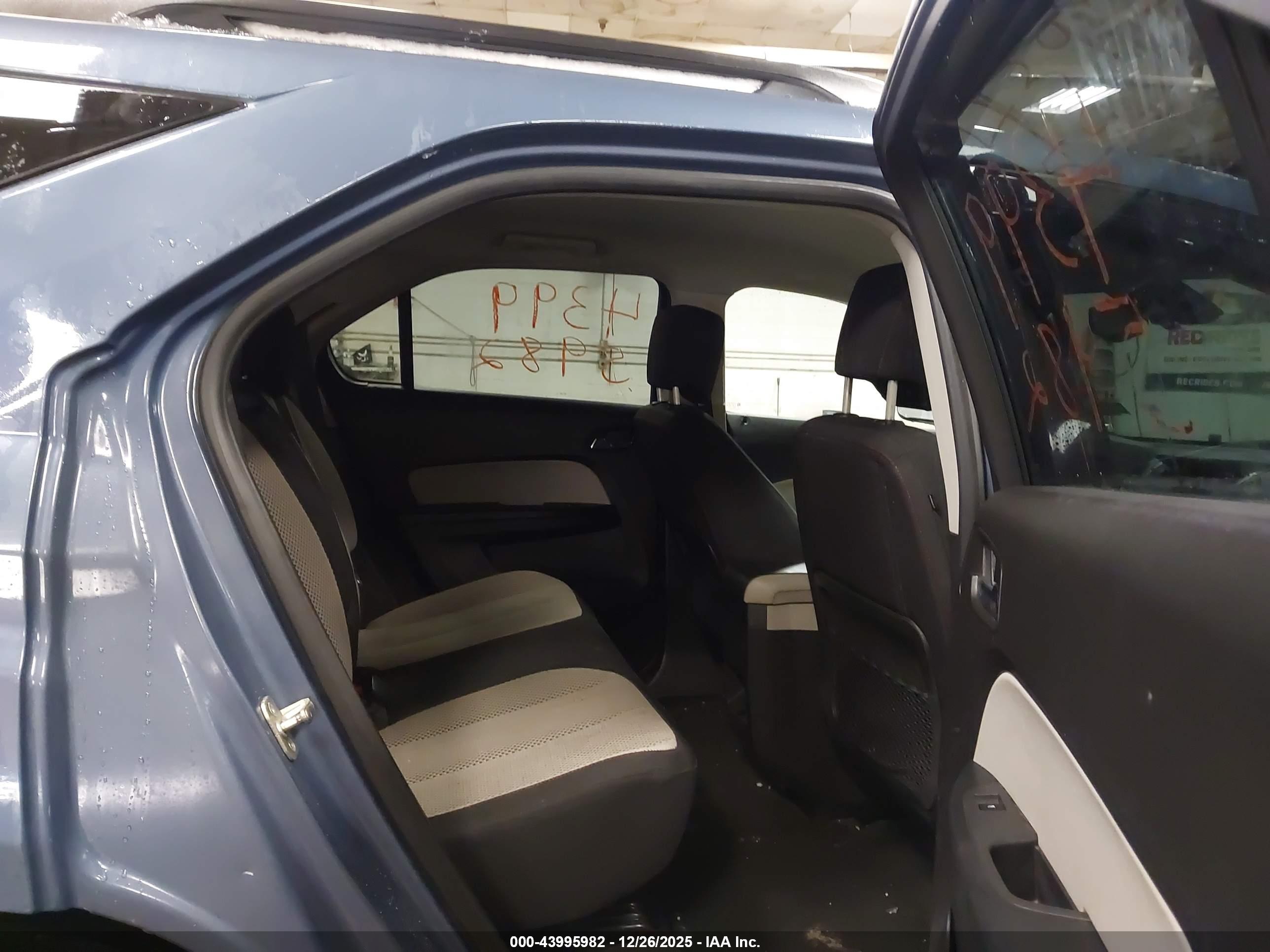 CHEVROLET EQUINOX image 8