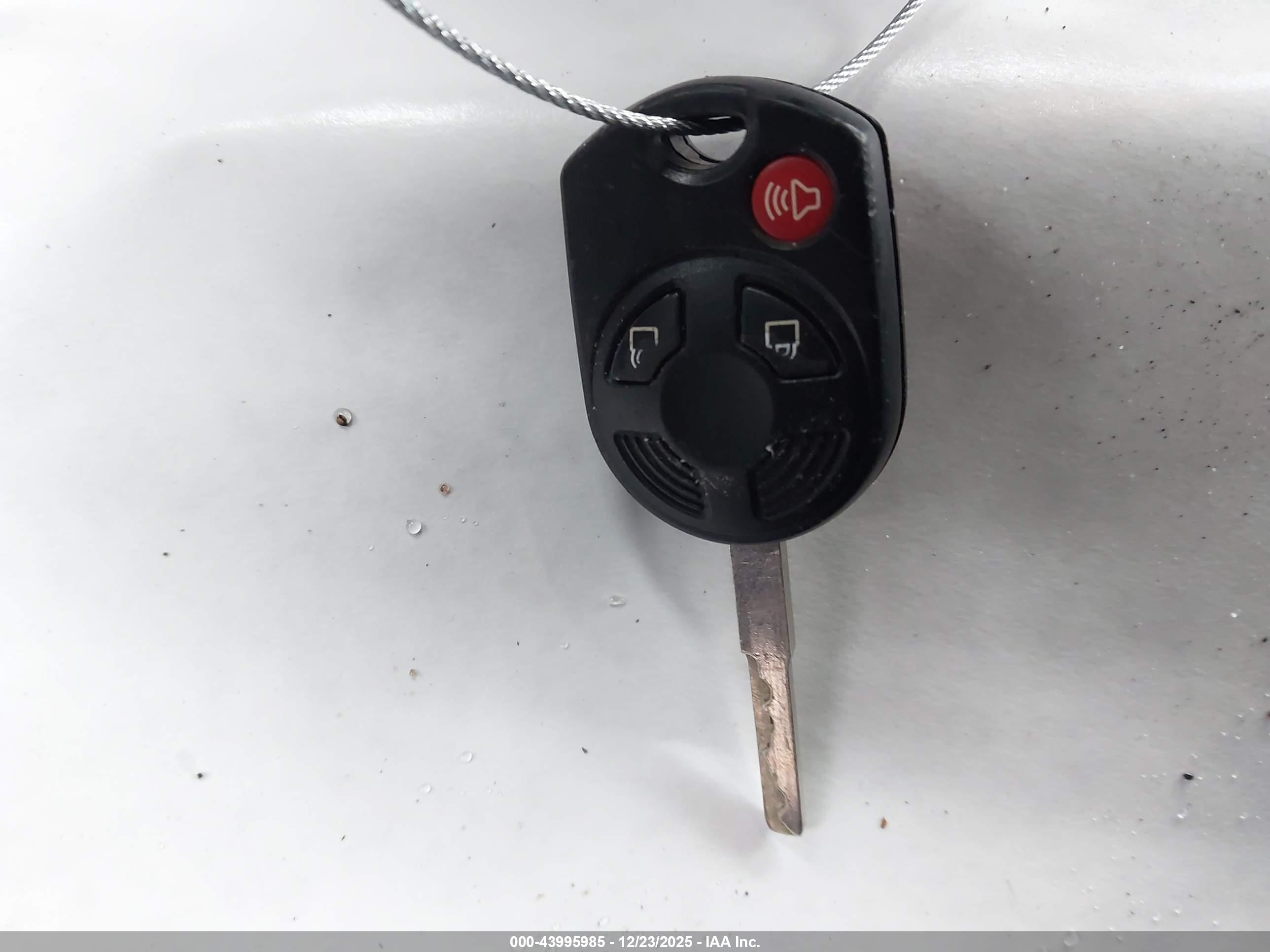 FORD ESCAPE image 11