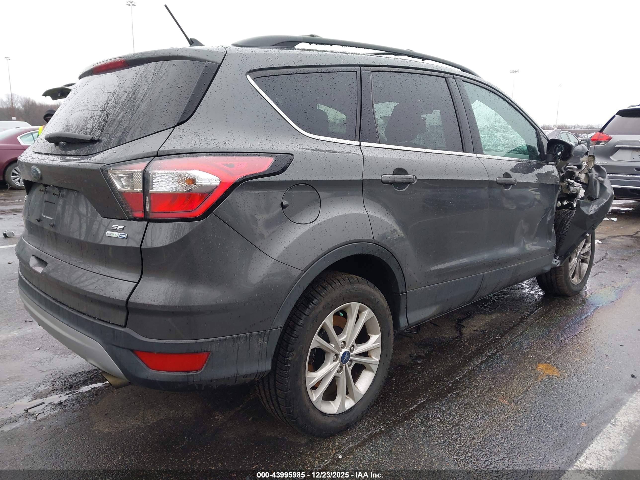 FORD ESCAPE image 4