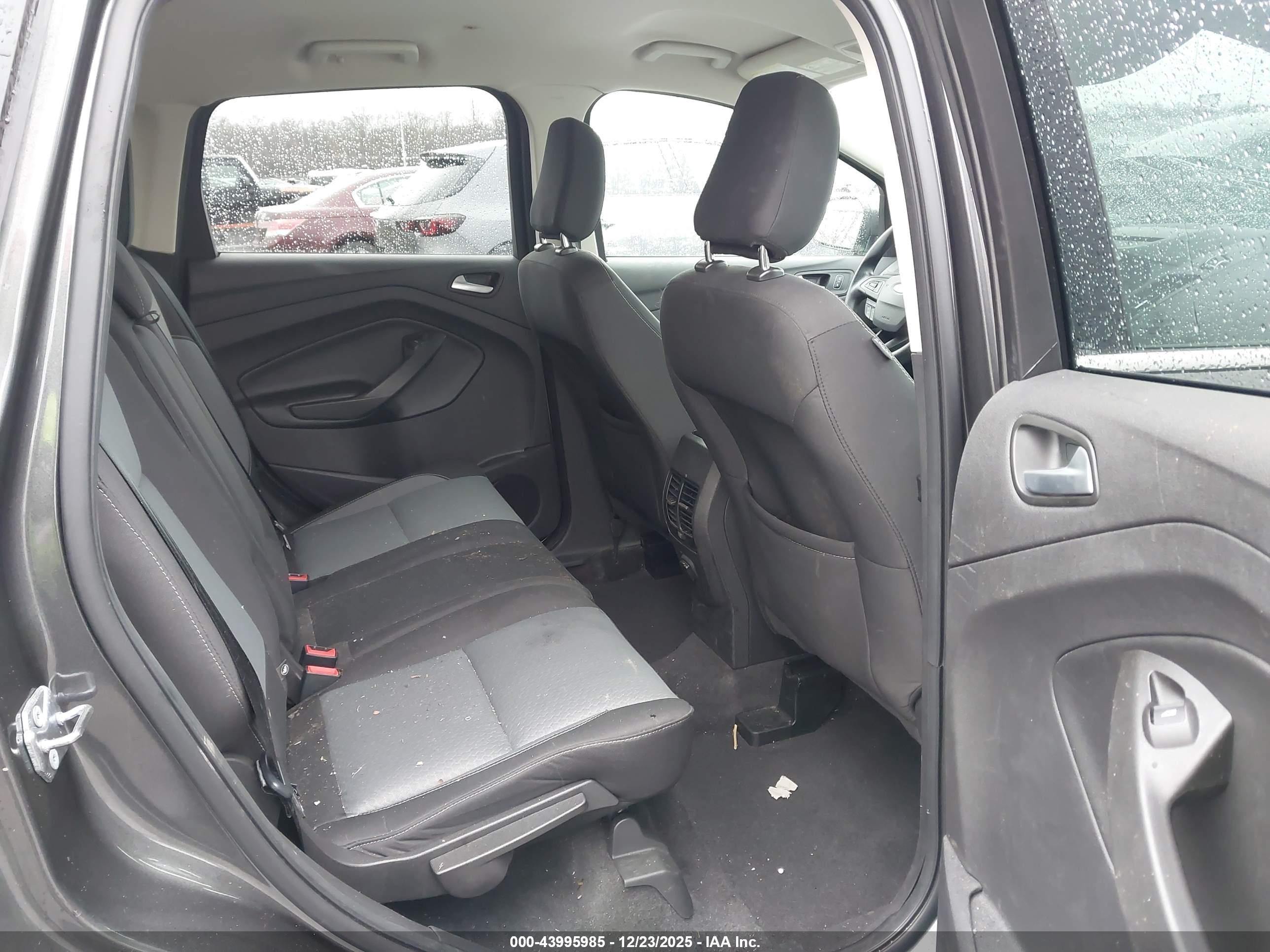 FORD ESCAPE image 8