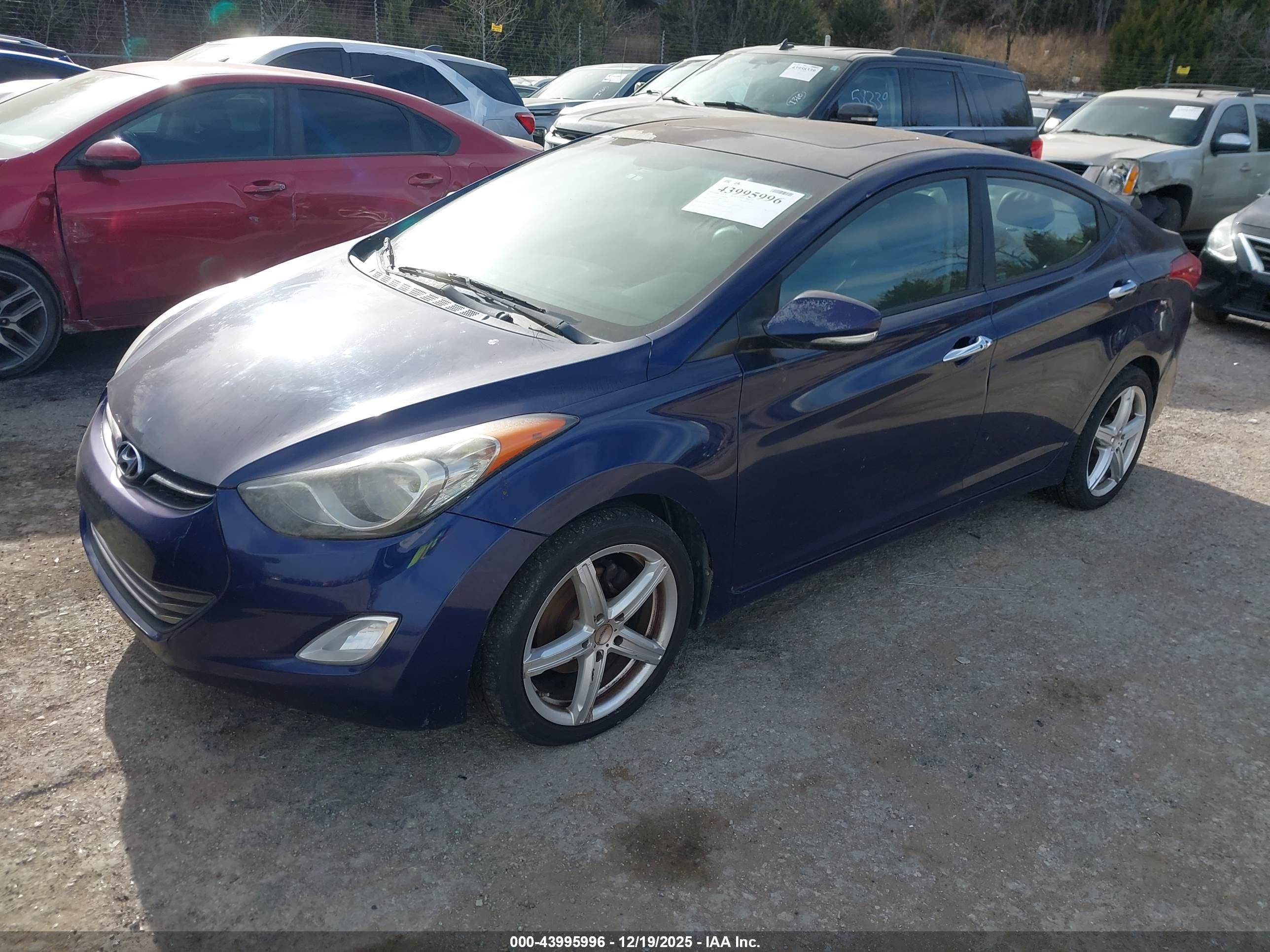 HYUNDAI ELANTRA image 2