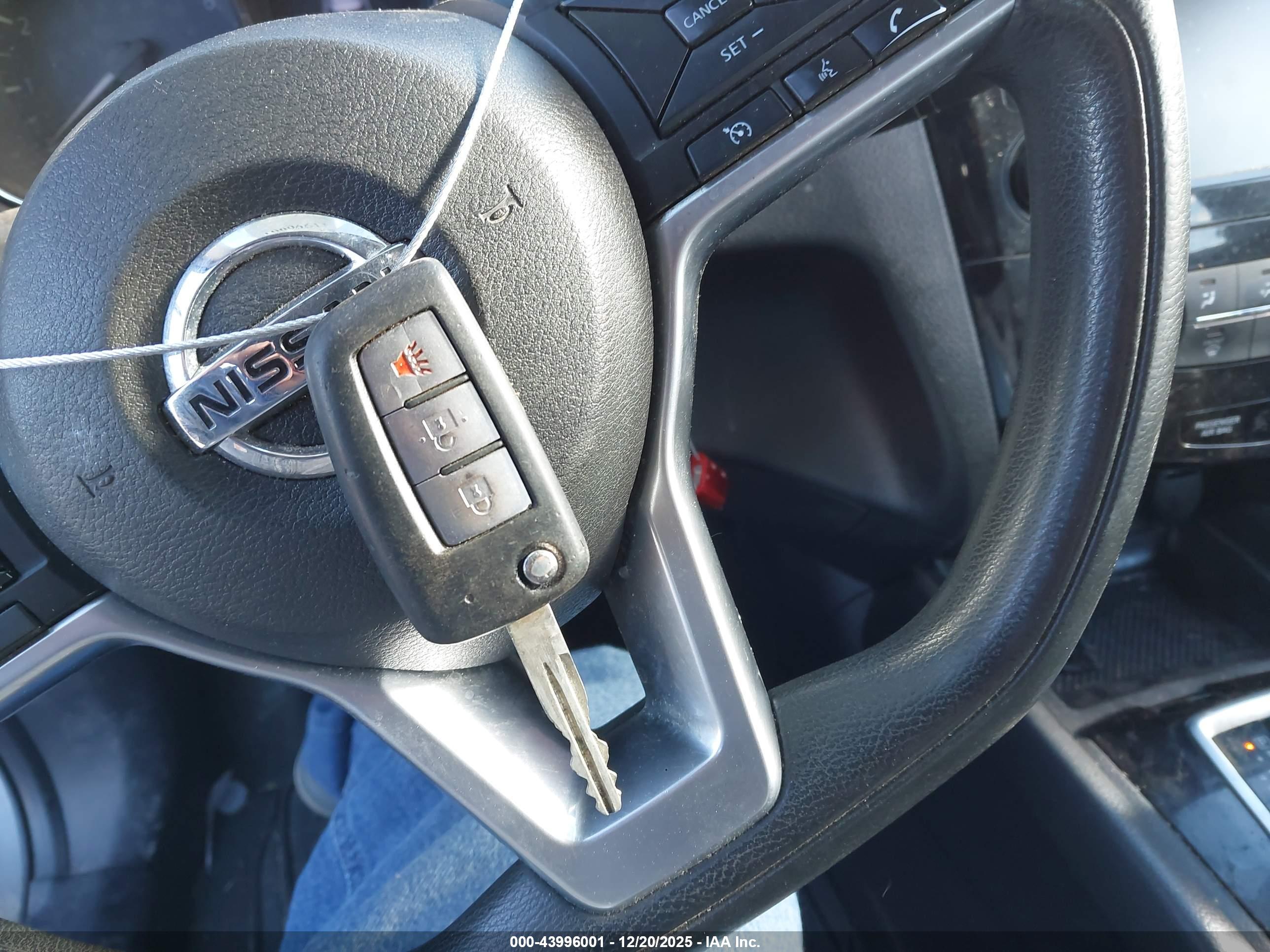 NISSAN ROGUE image 11