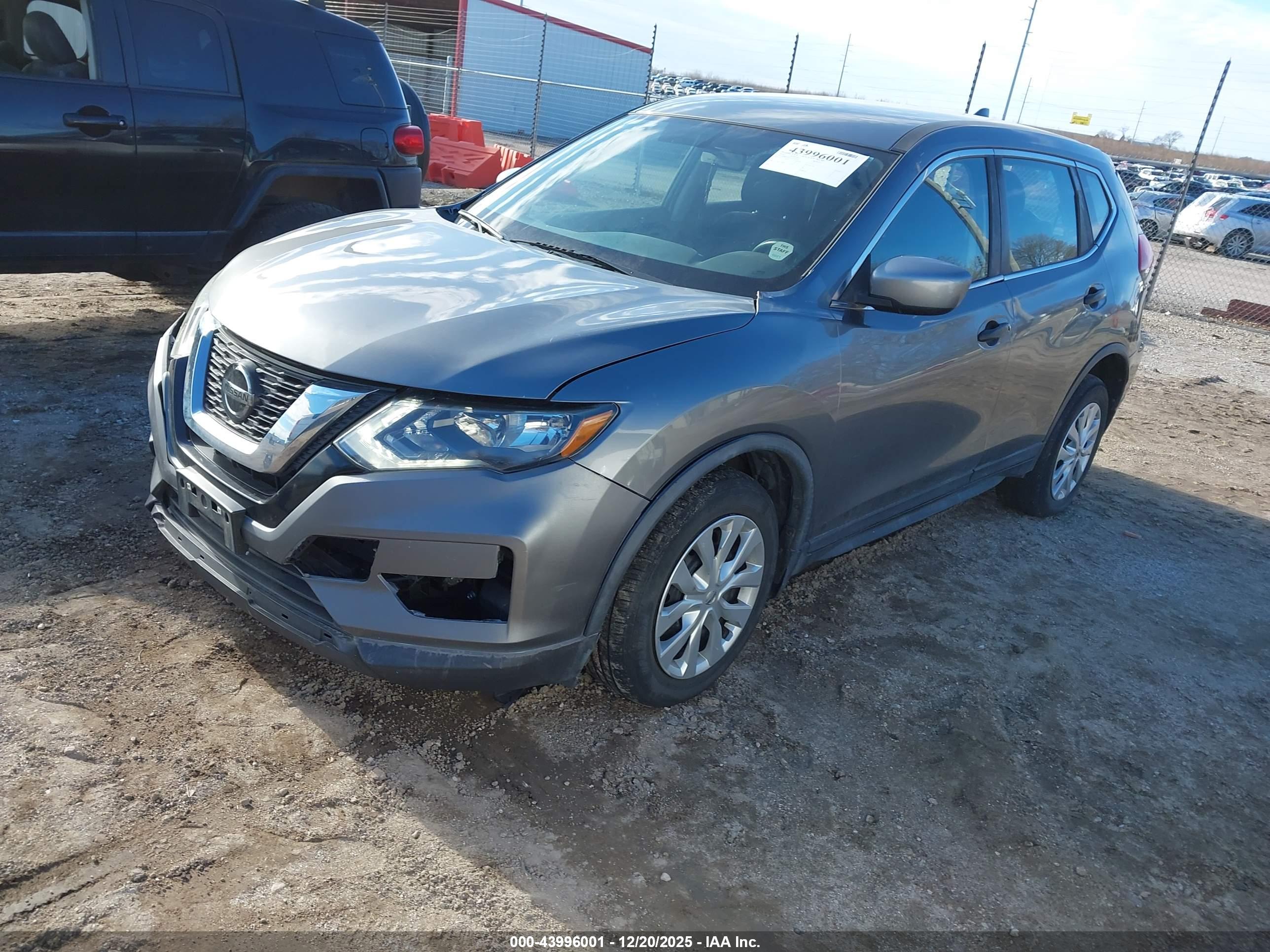 NISSAN ROGUE image 2