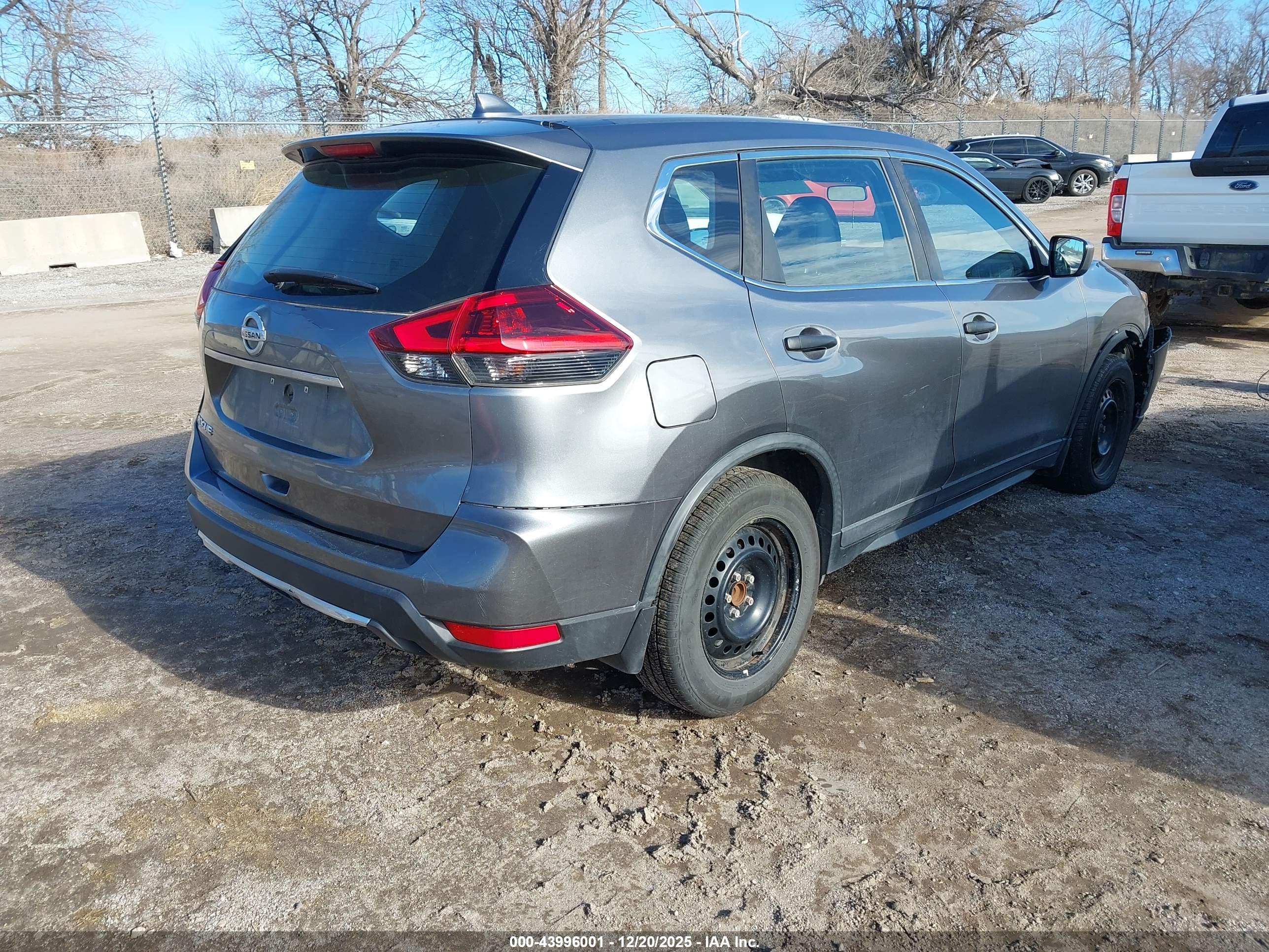 NISSAN ROGUE image 4