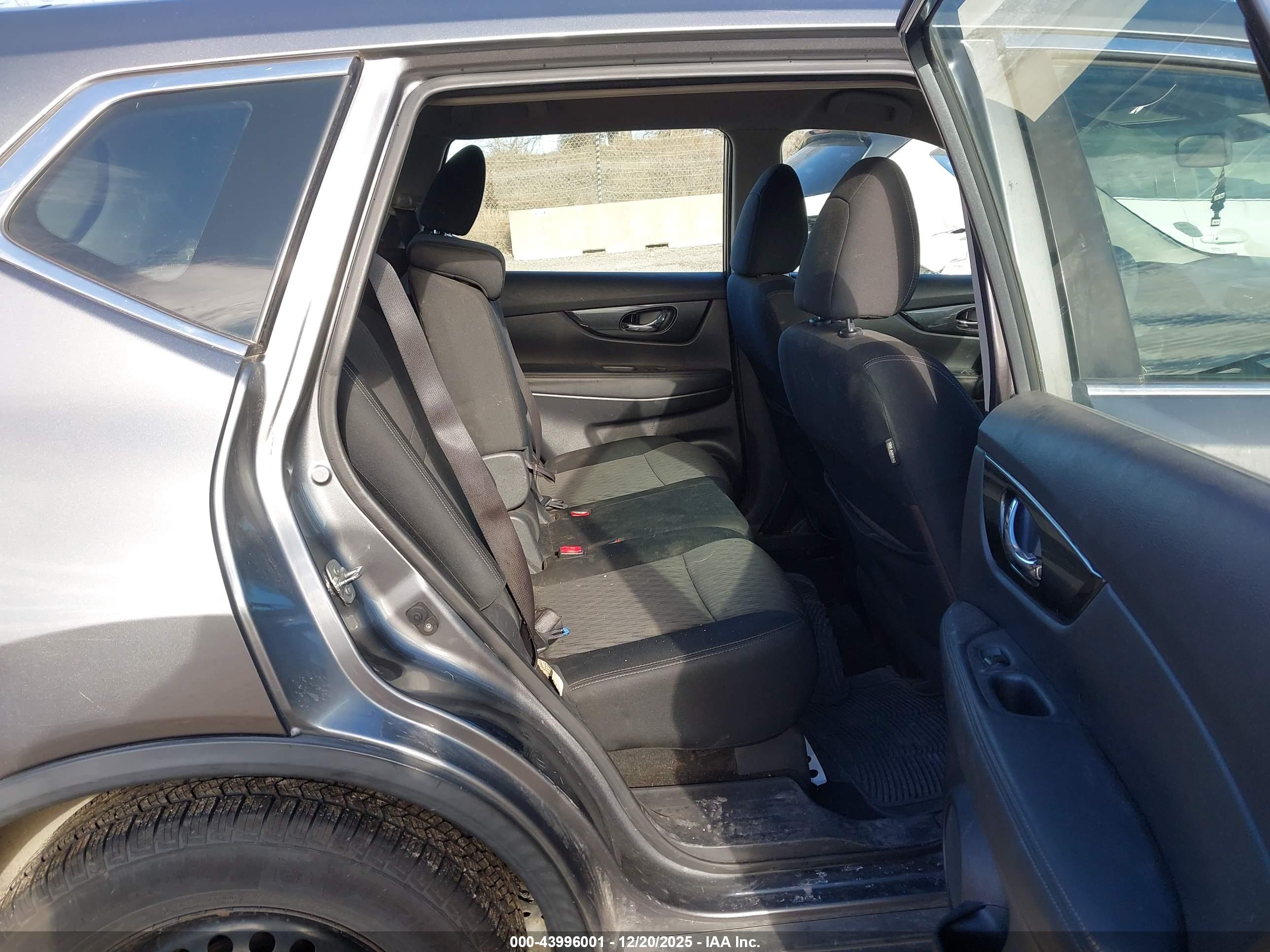 NISSAN ROGUE image 8