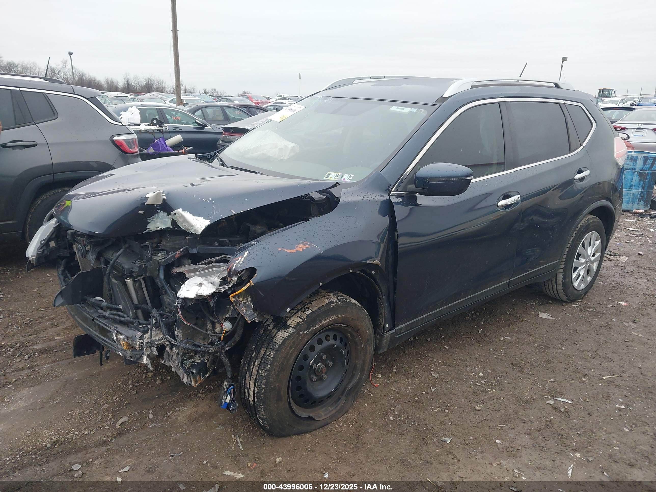 NISSAN ROGUE image 2