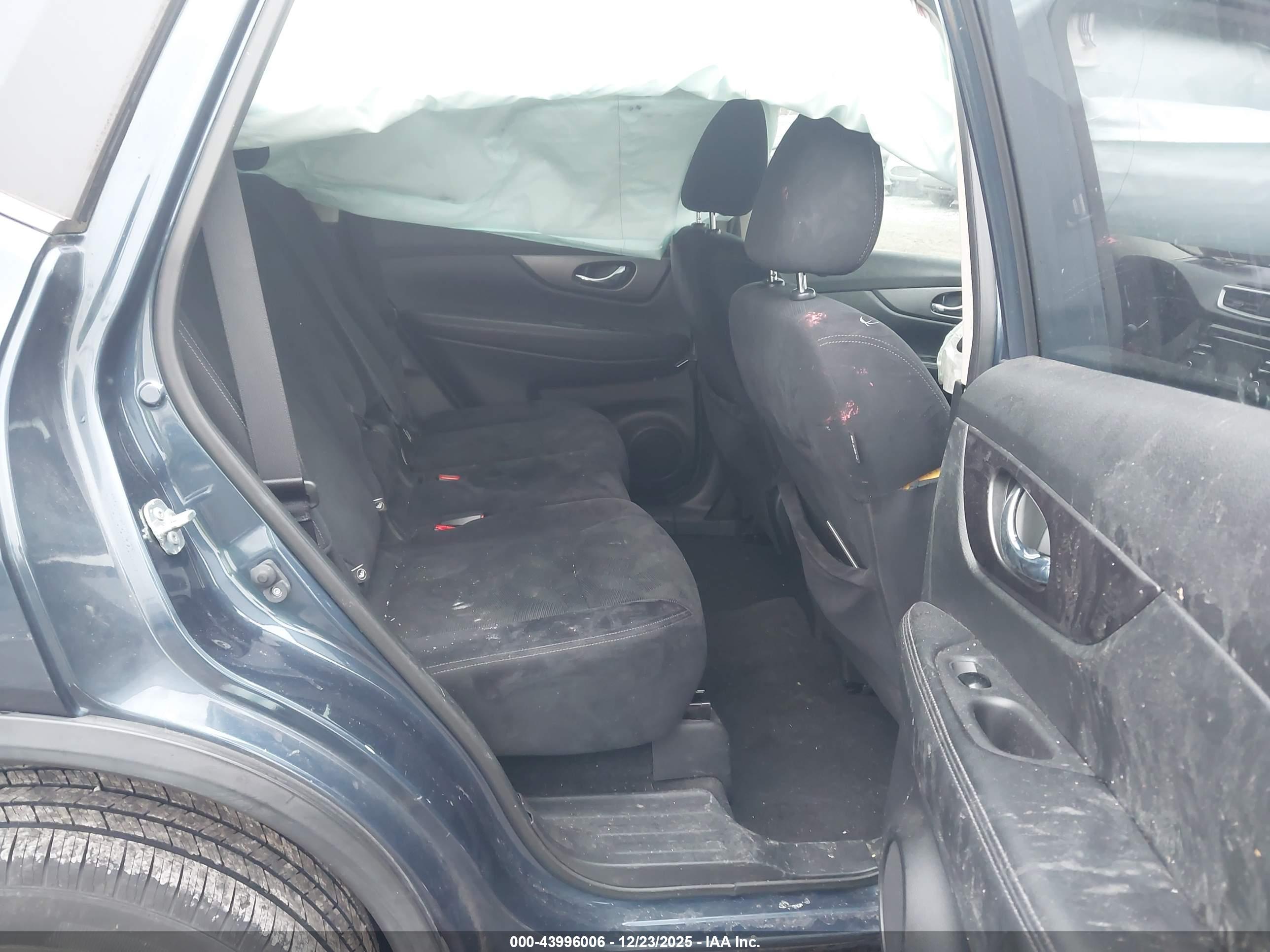 NISSAN ROGUE image 8