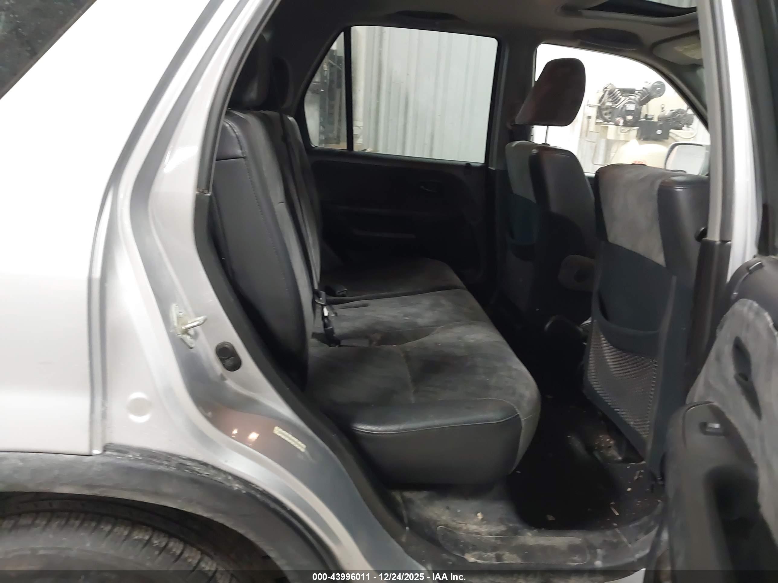 HONDA CR-V image 8