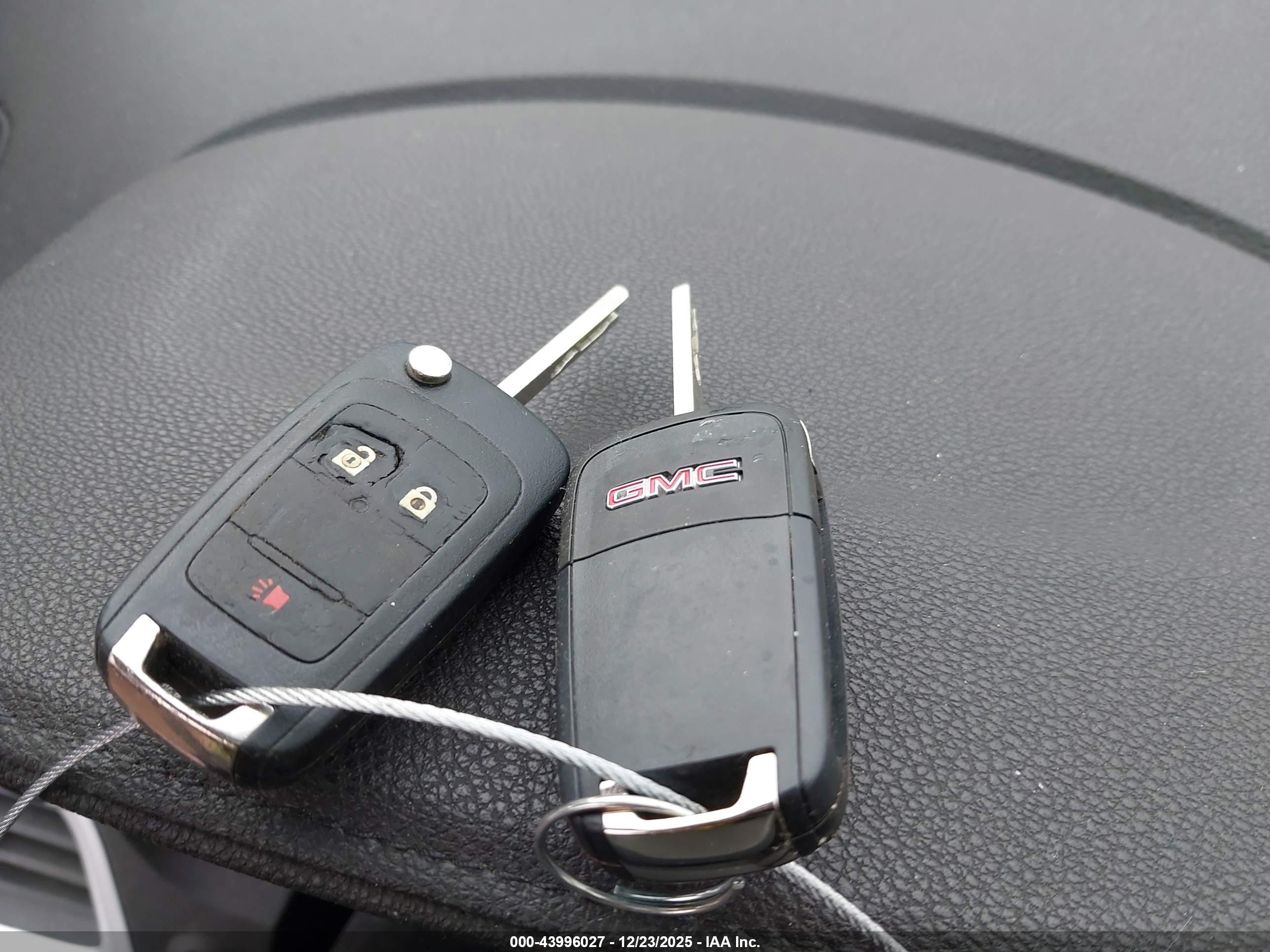 GMC TERRAIN image 11