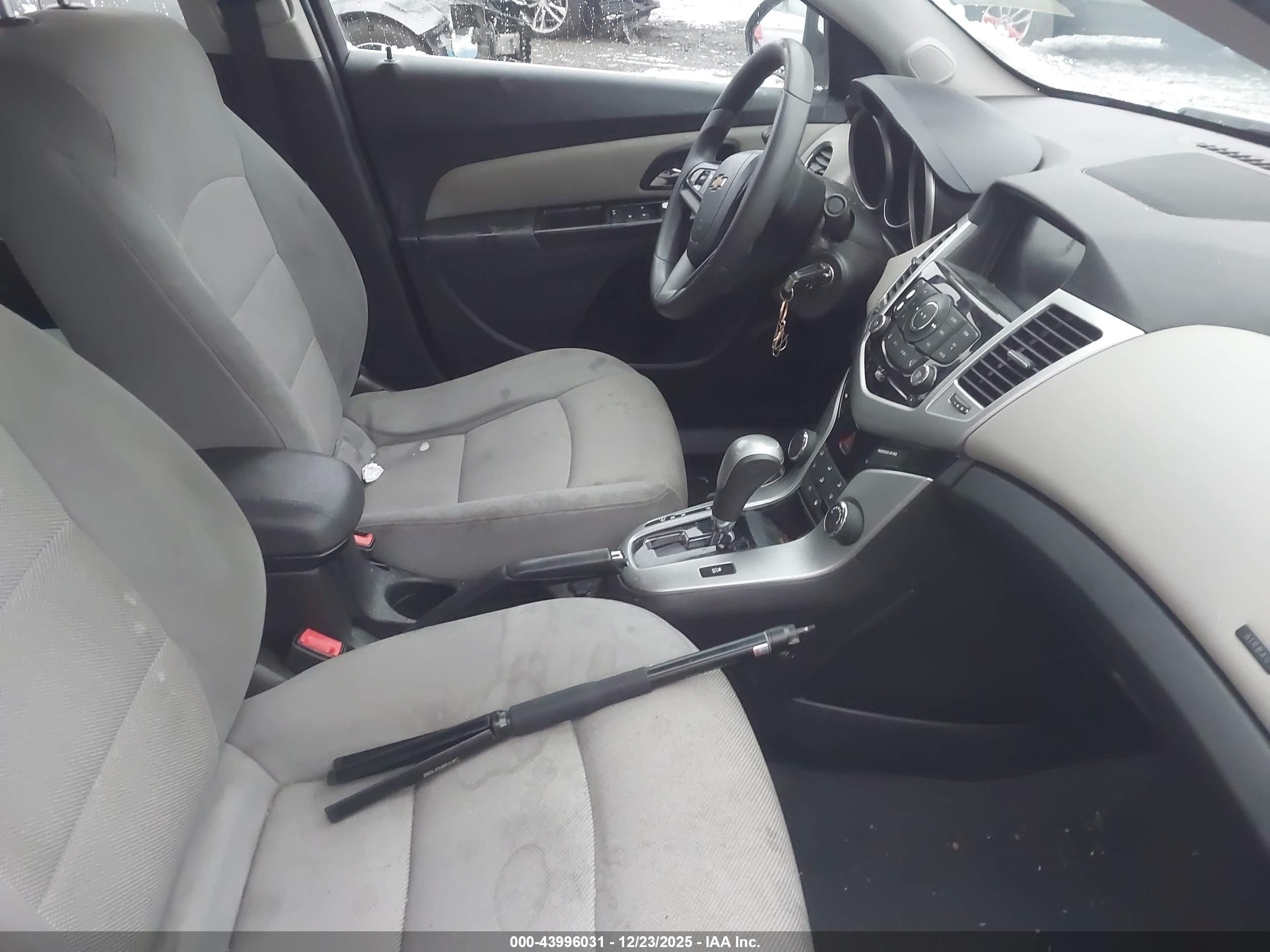 CHEVROLET CRUZE image 5