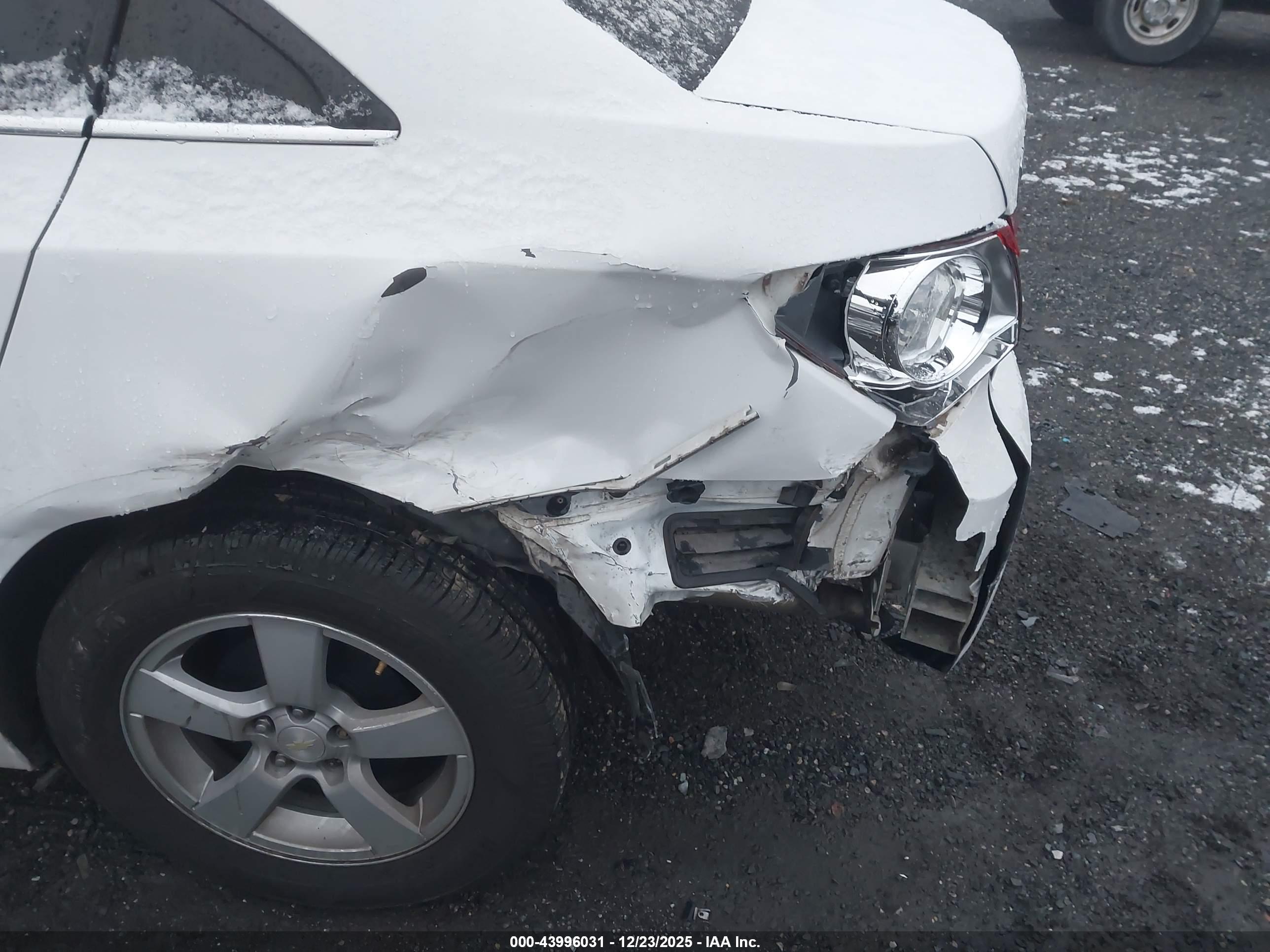 CHEVROLET CRUZE image 6