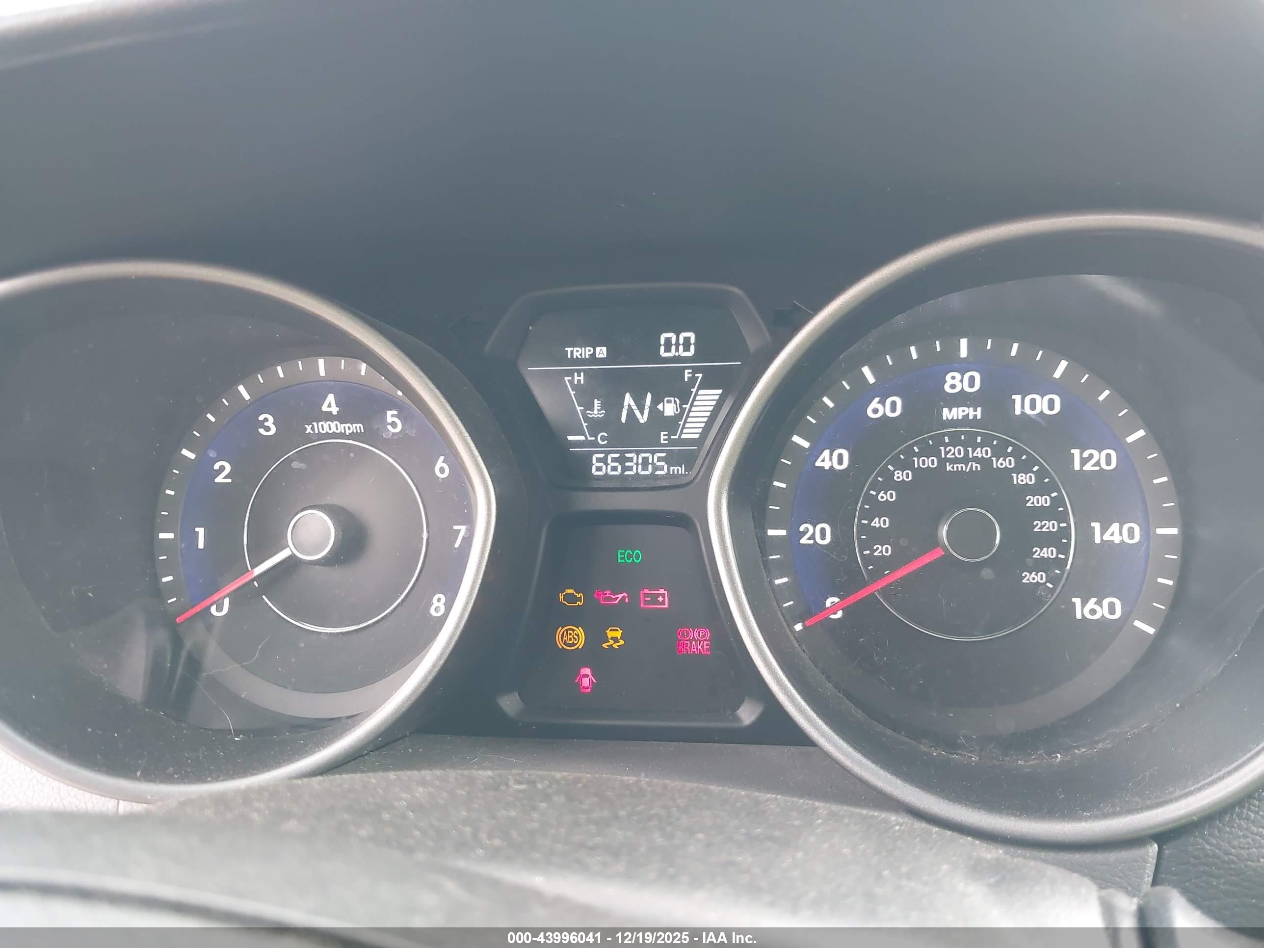 HYUNDAI ELANTRA image 7