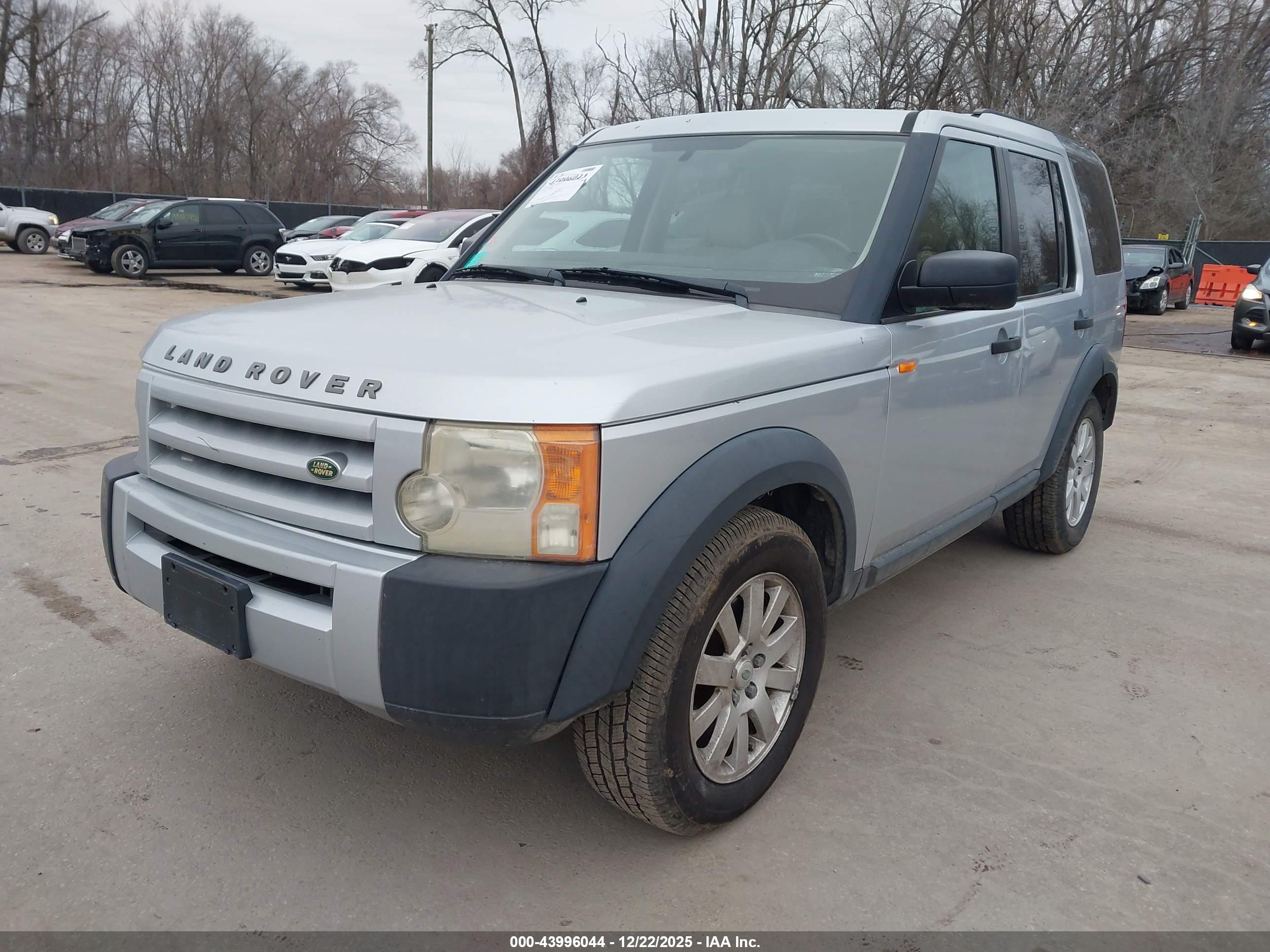 LAND ROVER image 2